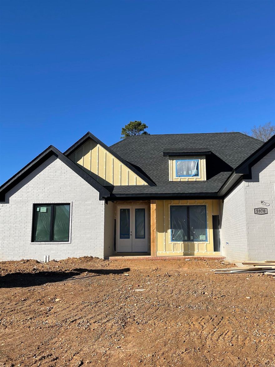 Top of the line finishes in this great floor plan. Offering a huge open kitchen with tons of countertop space and a window over the sink. you Will love the layout and the 3 full baths. Tons of closet space and built ins. Fully fenced.