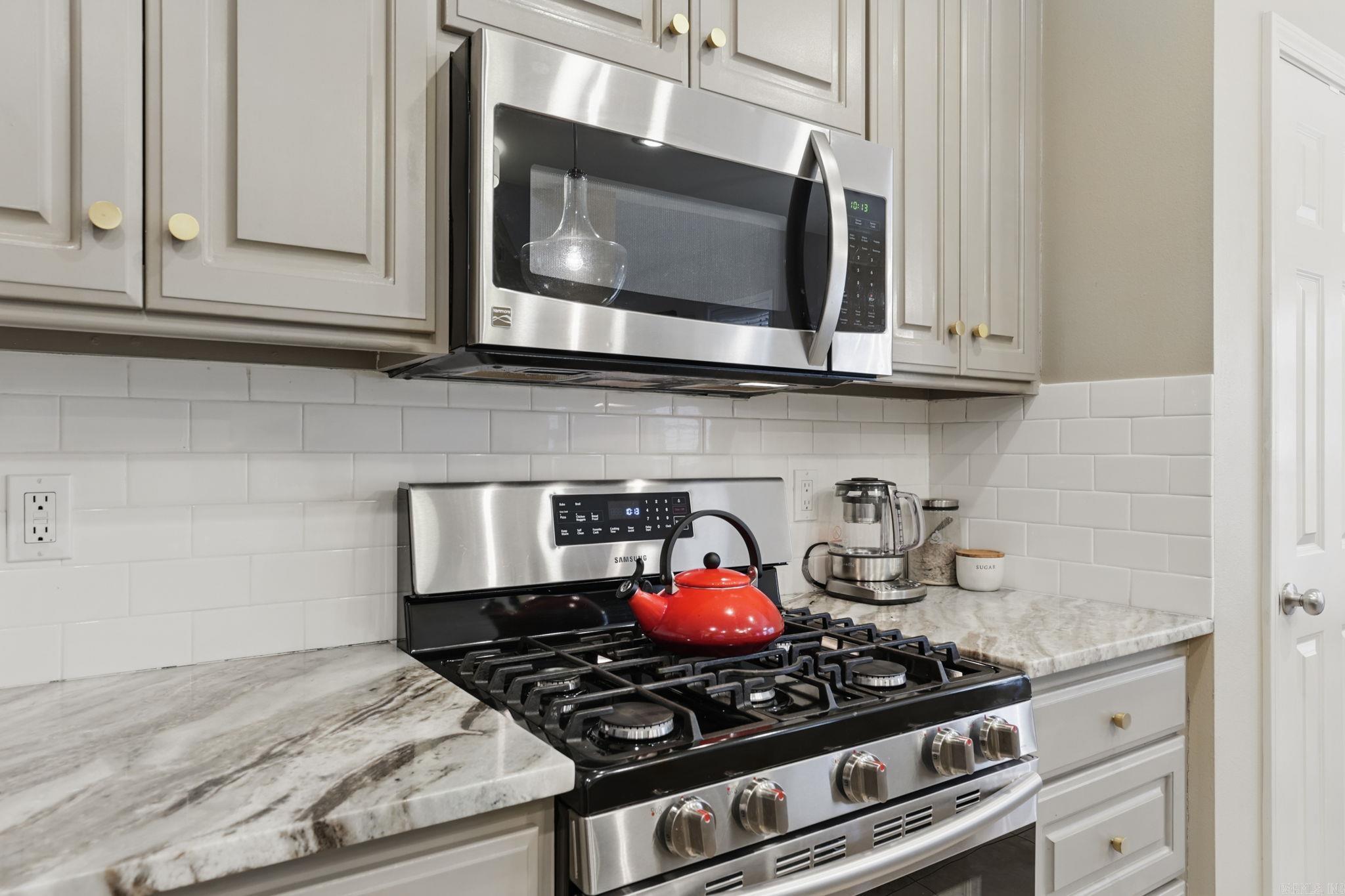 WOODLANDS EDGE - Residential