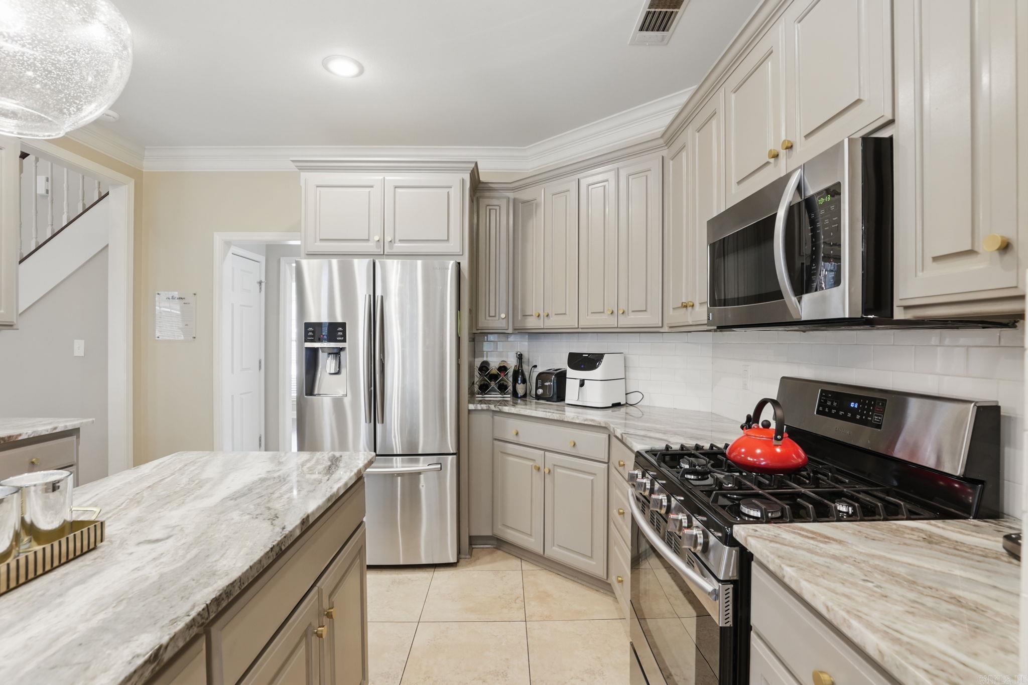 WOODLANDS EDGE - Residential