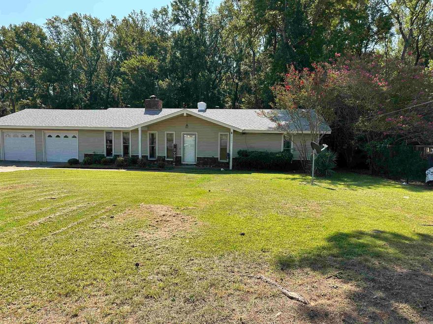 Well kept 3 bed 2 bath home on almost an acre of land, 2 car garage, fenced yard, screened in porch. Inside you have spacious primary, new flooring in kitchen and dinning room, wood fireplace and so much more. All appliances including washer and dryer convey.
