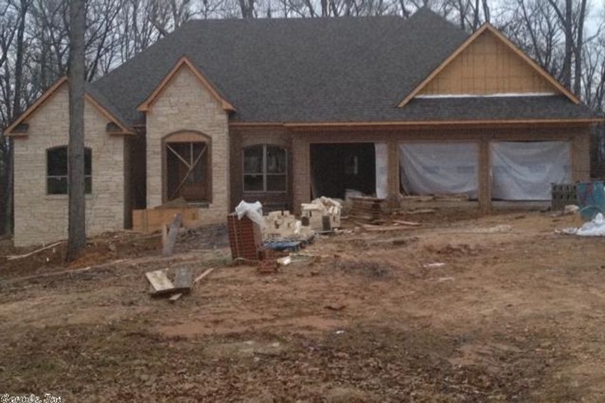 NEW CONSTRUCTION!  THIS IS A 4 BEDROOM/3 BATH THAT IS APPROX 2455 SQ. FT. AND FEATURES HARDWOOD FLOORS, GRANITE COUNTERS, GAS FIREPLACE, AN OPEN SPACIOUS LIVING AREA, AND 3 CAR GARAGE.