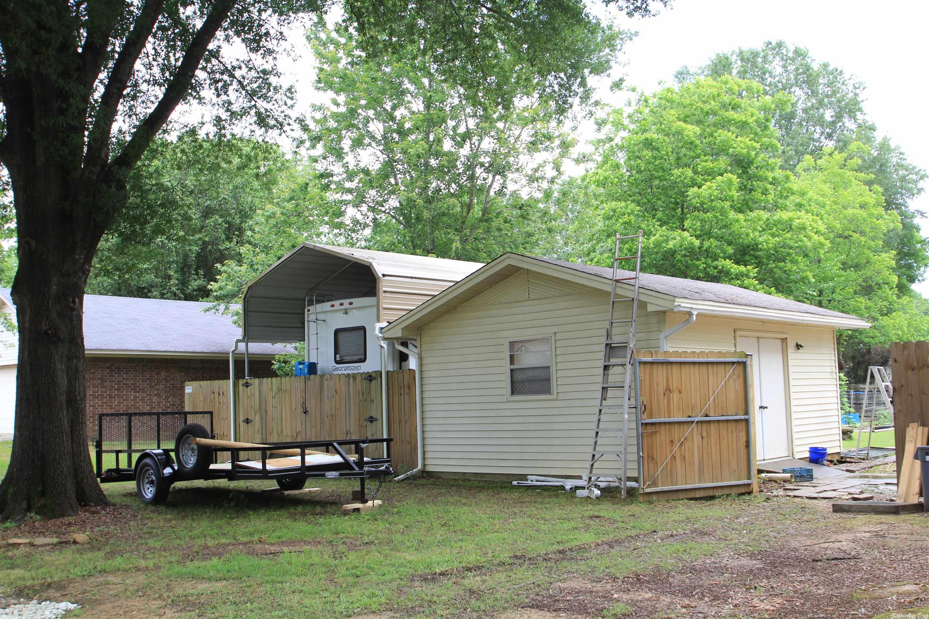 TUCKER CREEK - Residential