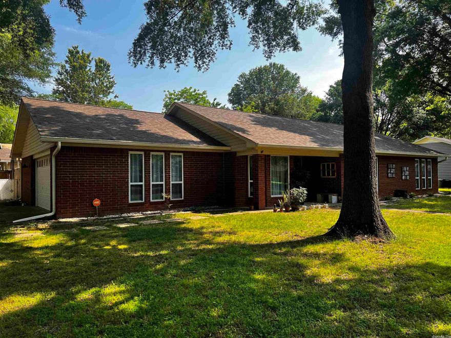 Move-in ready, spacious home on shady corner lot in popular Tucker Creek neighborhood. Shop/storage bldg, RV parking, garden space.  2021 updates: full kitchen remodel w/ quartz counters, stainless steel appliances including induction stove (fridge stays), large pantry, new windows, new blinds, new fireplace insert.  2019 updates: new roof, security system upgrade, new gutters, new fencing, addition of French drains in back yard.  Motivated sellers. All reasonable offers will be considered.  [AGENT REMARKS]