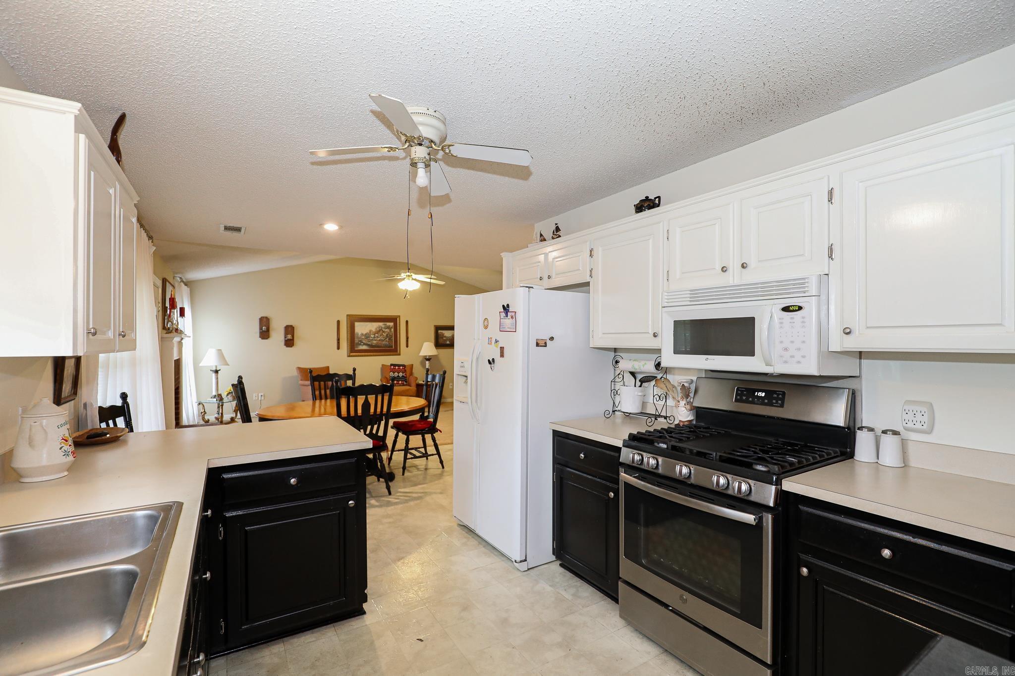 HIDDEN CREEK - Residential