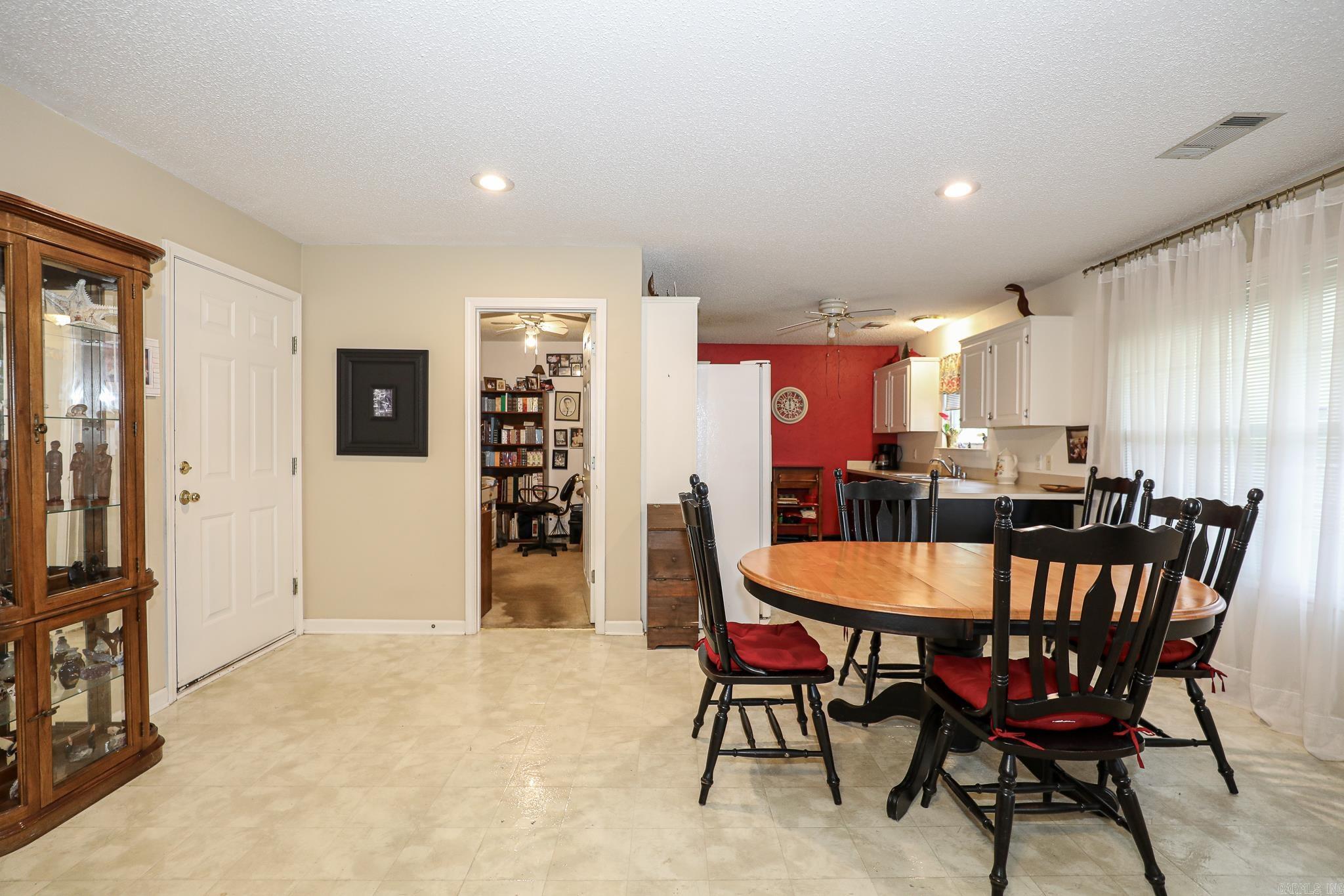 HIDDEN CREEK - Residential