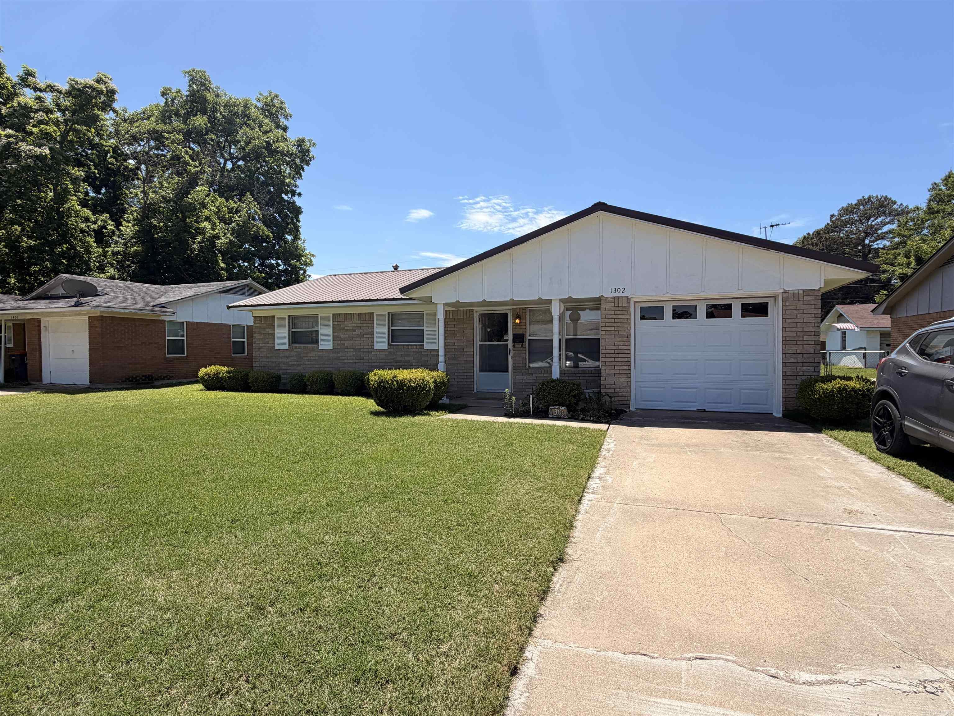 BROADMOOR - Residential