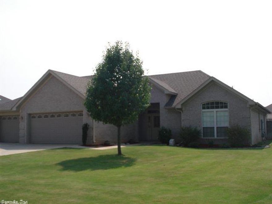 Really nice home for your family! Light & open floor plan! Large living room w/ fireplace. Split bedrooms! Pretty master w/nice master bath includes double sinks & closets & jetted tub! Tall Ceilings!  Extra room that could be used as 4th bedroom or office! Pretty kitchen with lots of counter & cabinet space! 3 Car Garage! Privacy fenced backyard. Deck. Sprinkler System. The lake a fishing dock, launching ramp & Sunshine Trail are steps away! Enjoy basketball, tennis court & picnics!