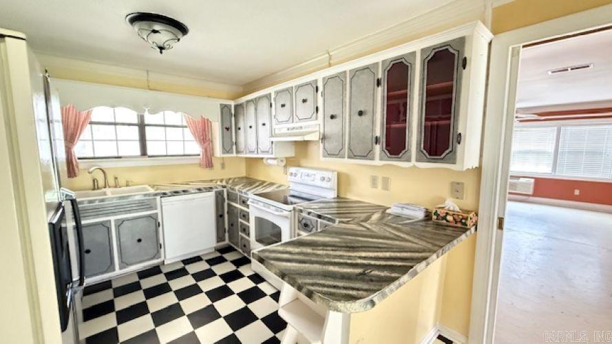 WESTSIDE SUBD - Residential