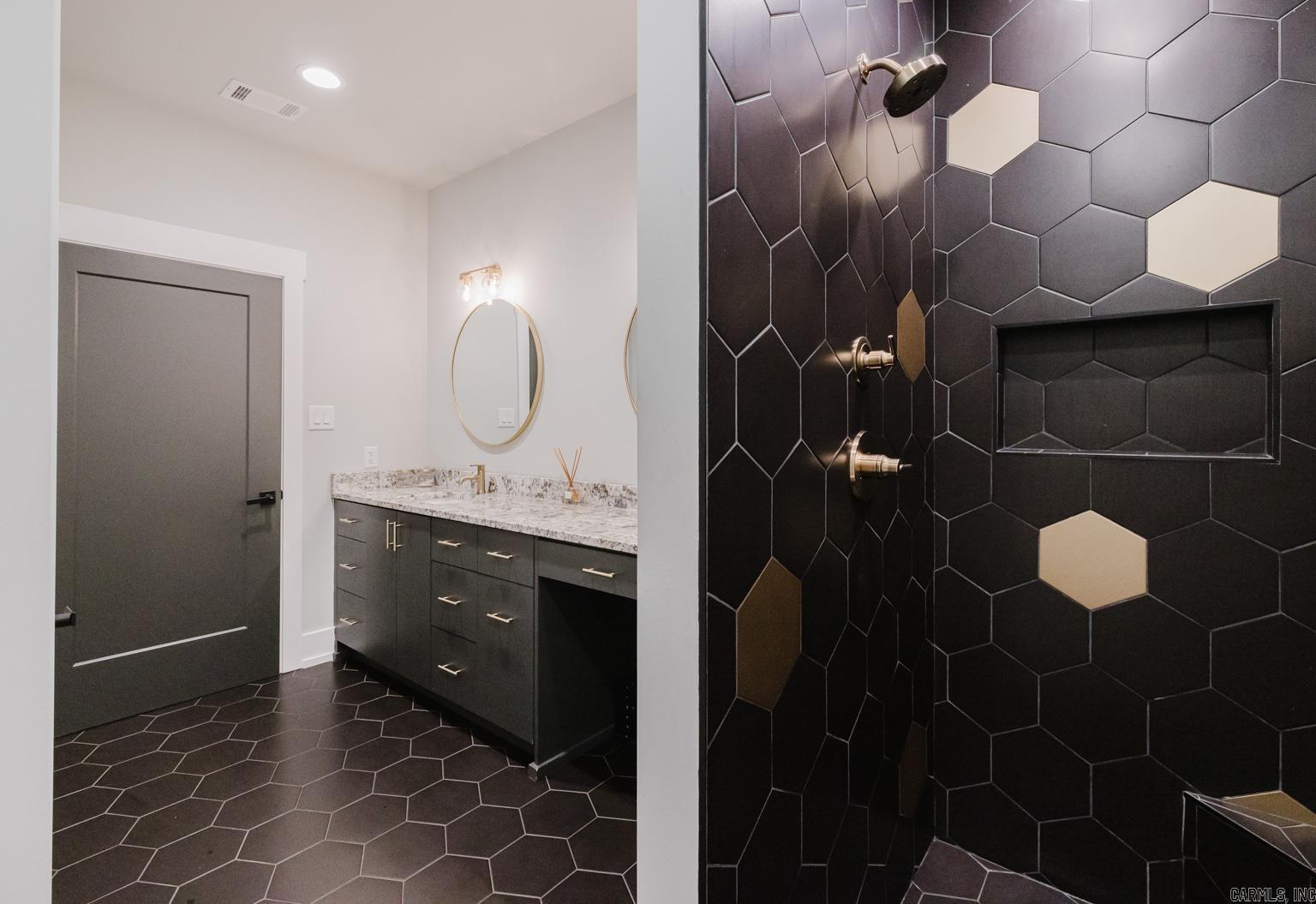 HAZEL OAK - Residential