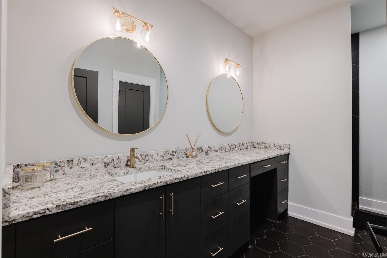 HAZEL OAK - Residential