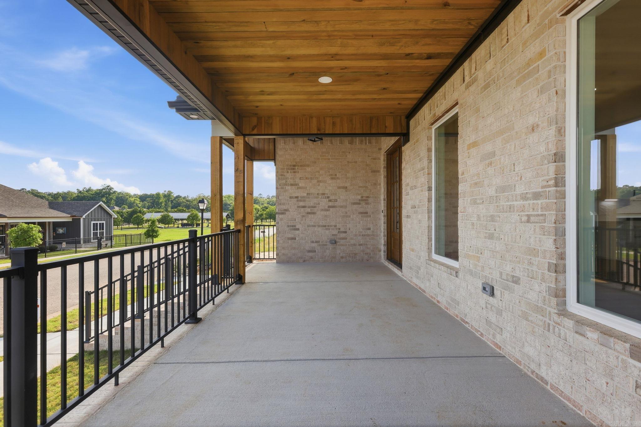 MIDTOWN BRYANT - Residential