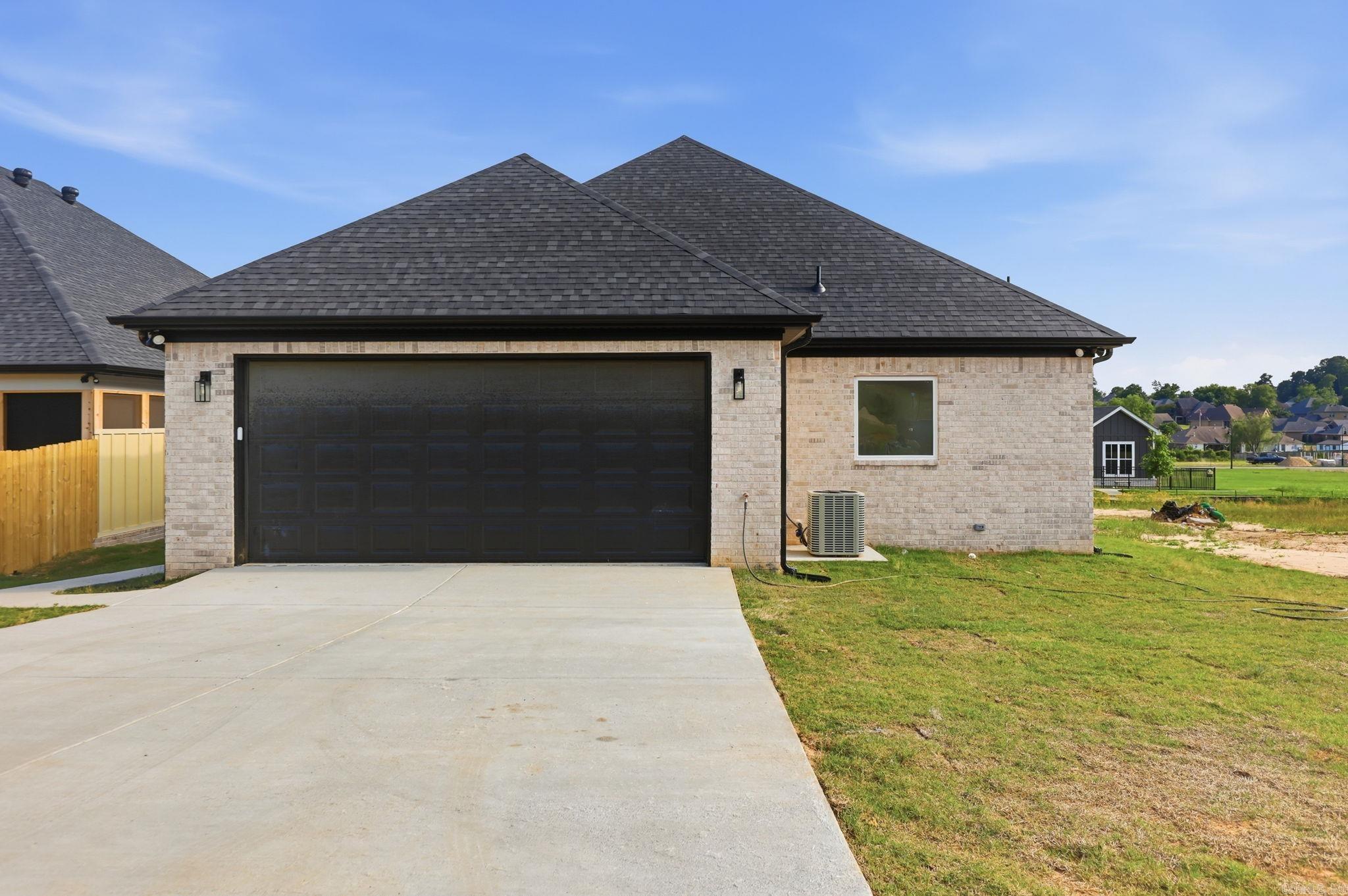 MIDTOWN BRYANT - Residential