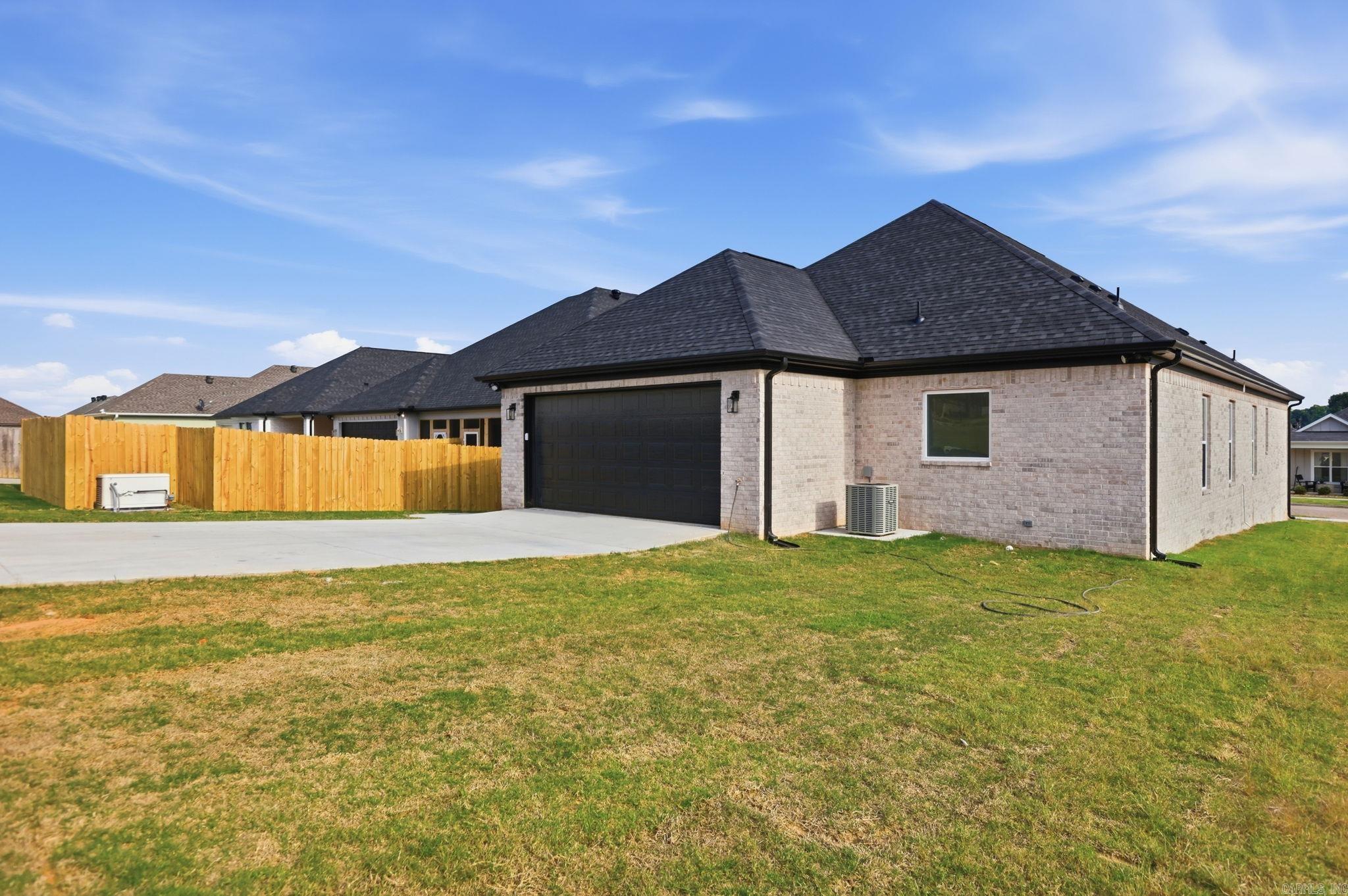 MIDTOWN BRYANT - Residential