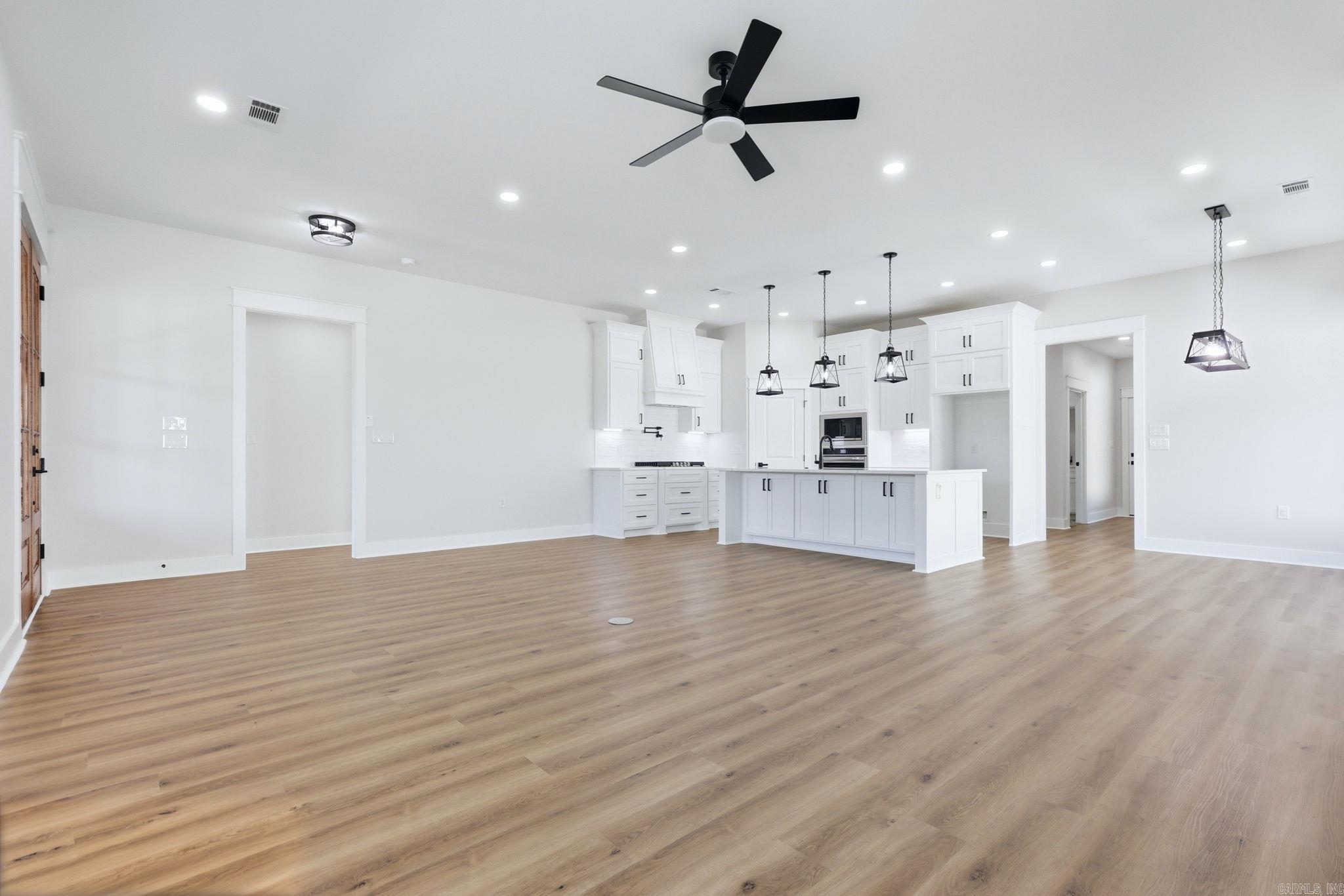 MIDTOWN BRYANT - Residential