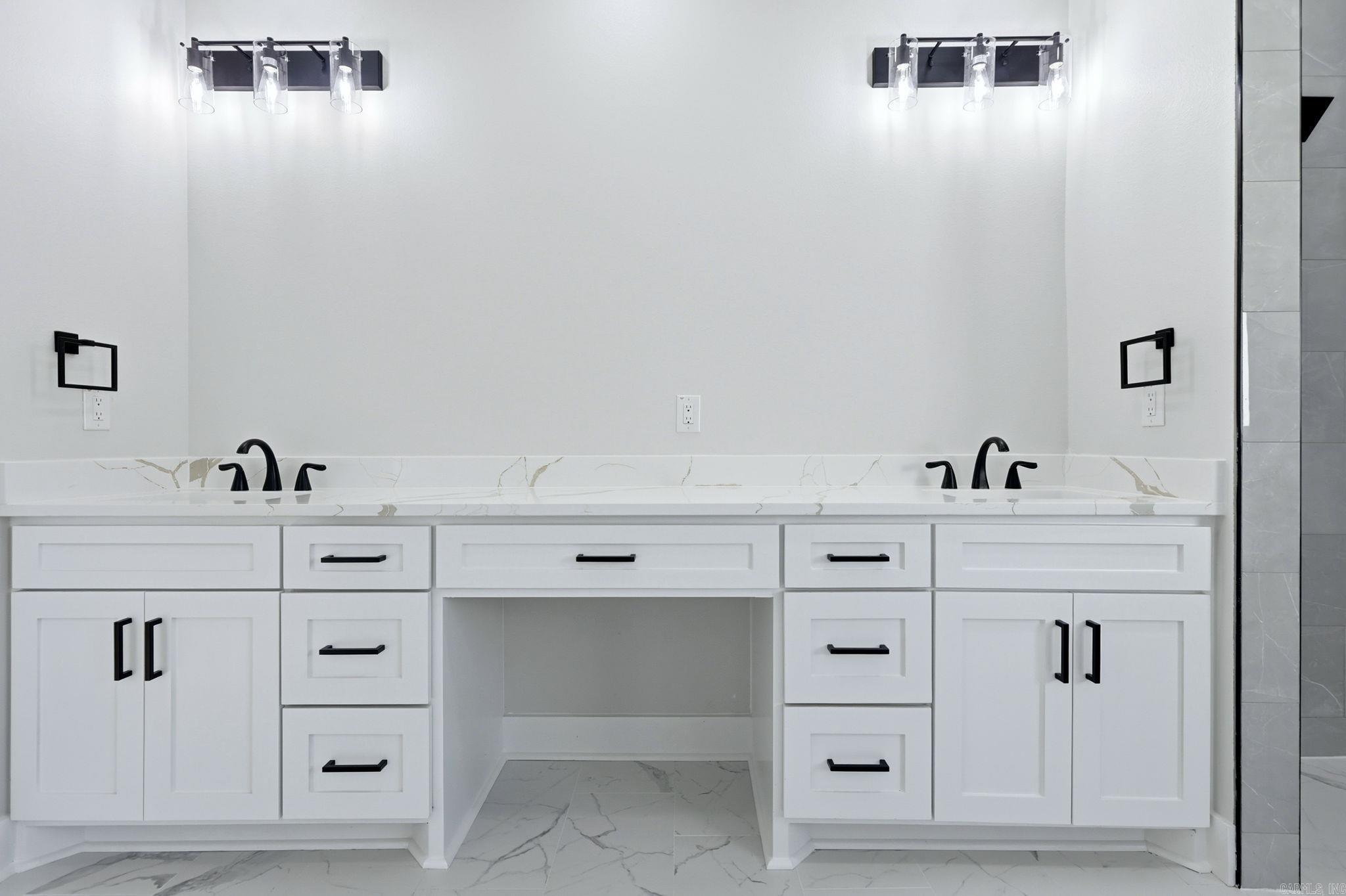 MIDTOWN BRYANT - Residential