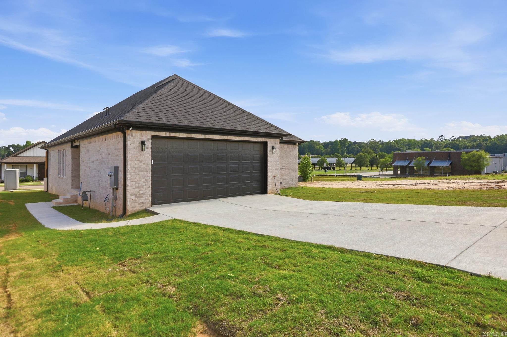 MIDTOWN BRYANT - Residential