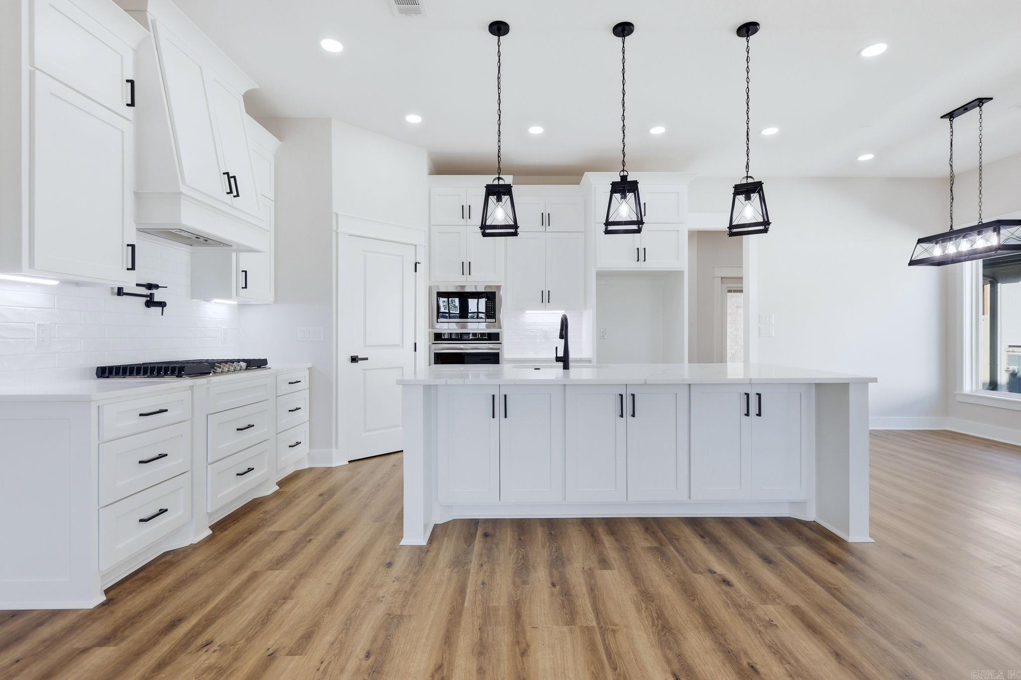 MIDTOWN BRYANT - Residential