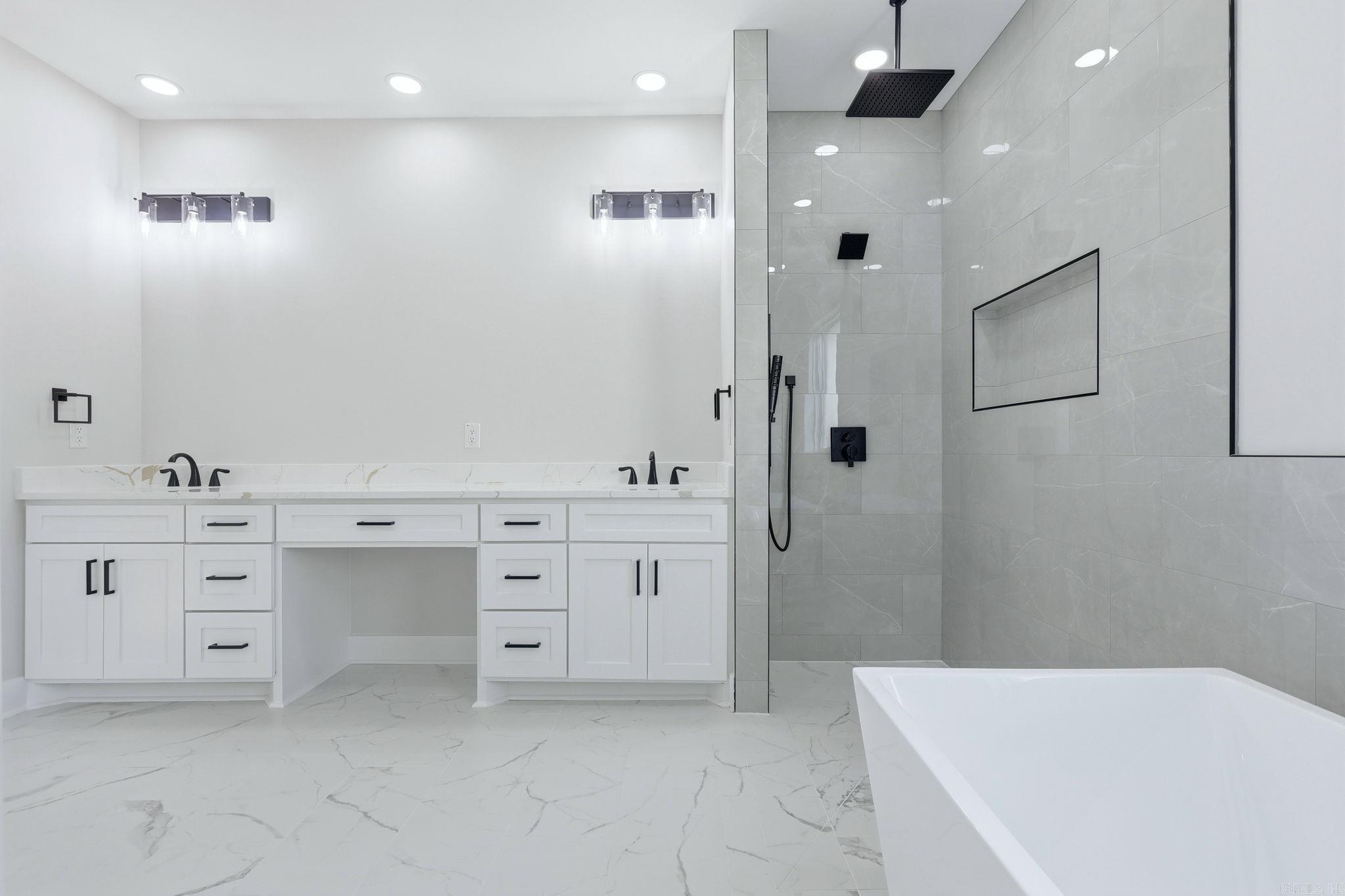 MIDTOWN BRYANT - Residential