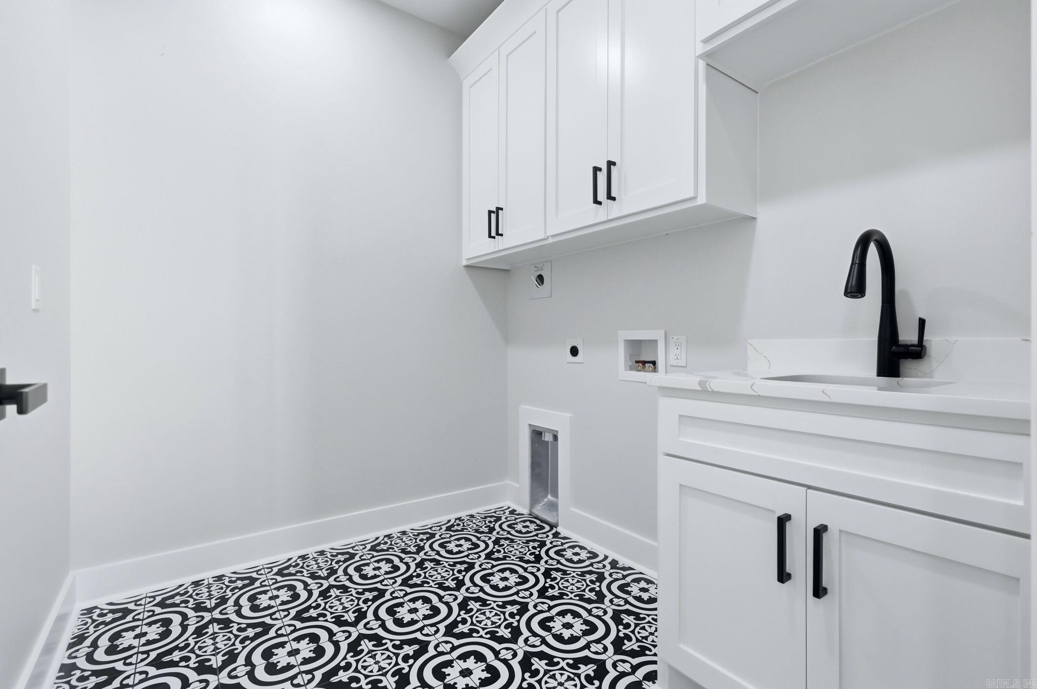 MIDTOWN BRYANT - Residential