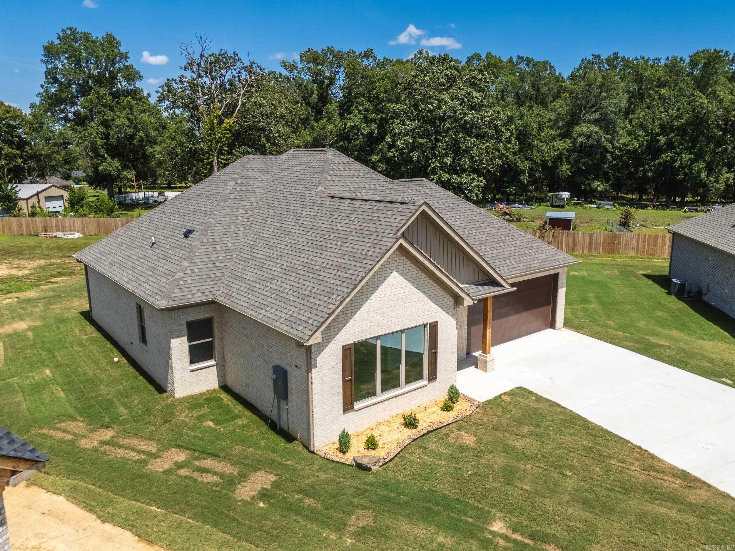 EAST MEADOW - Residential