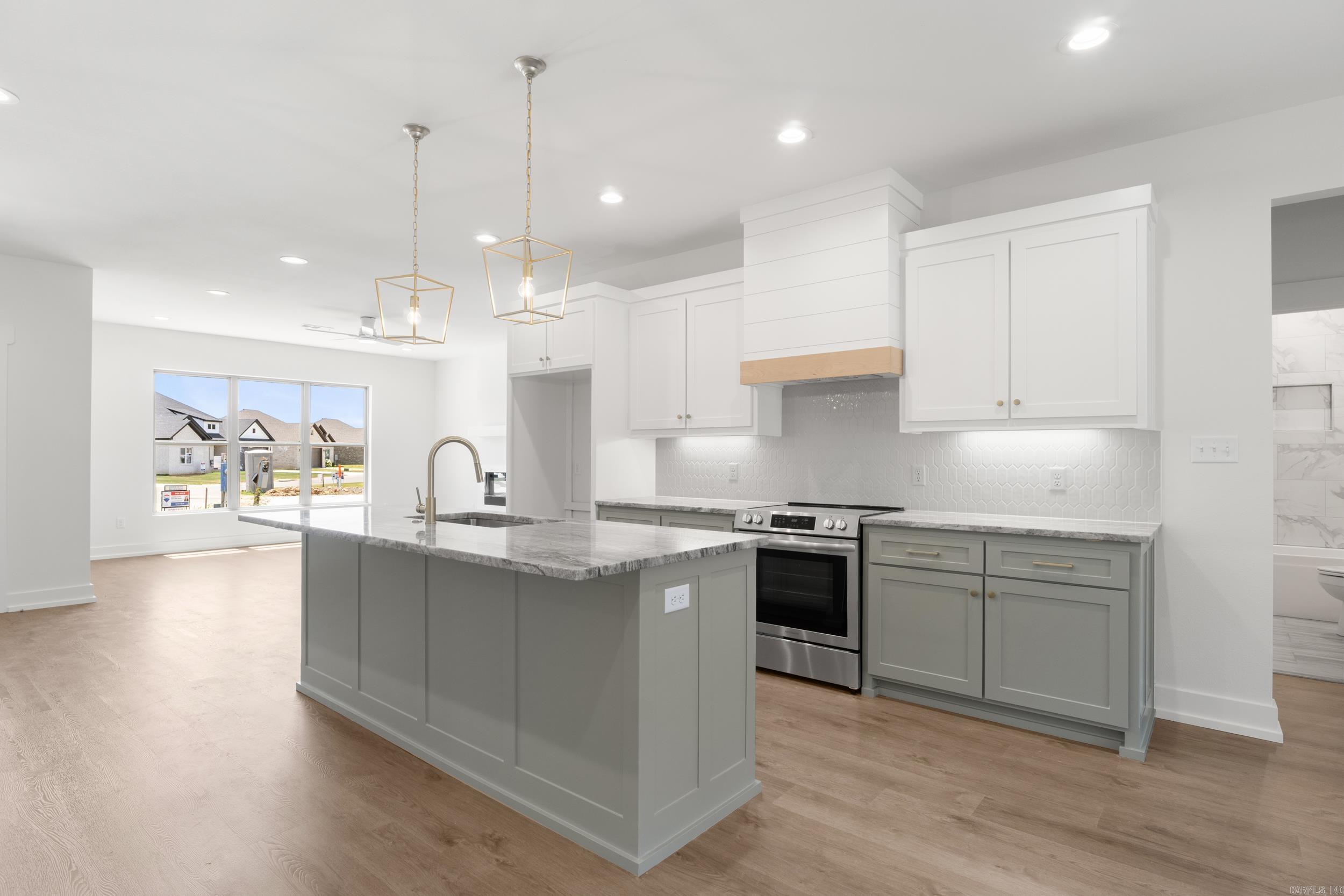 EAST MEADOW - Residential