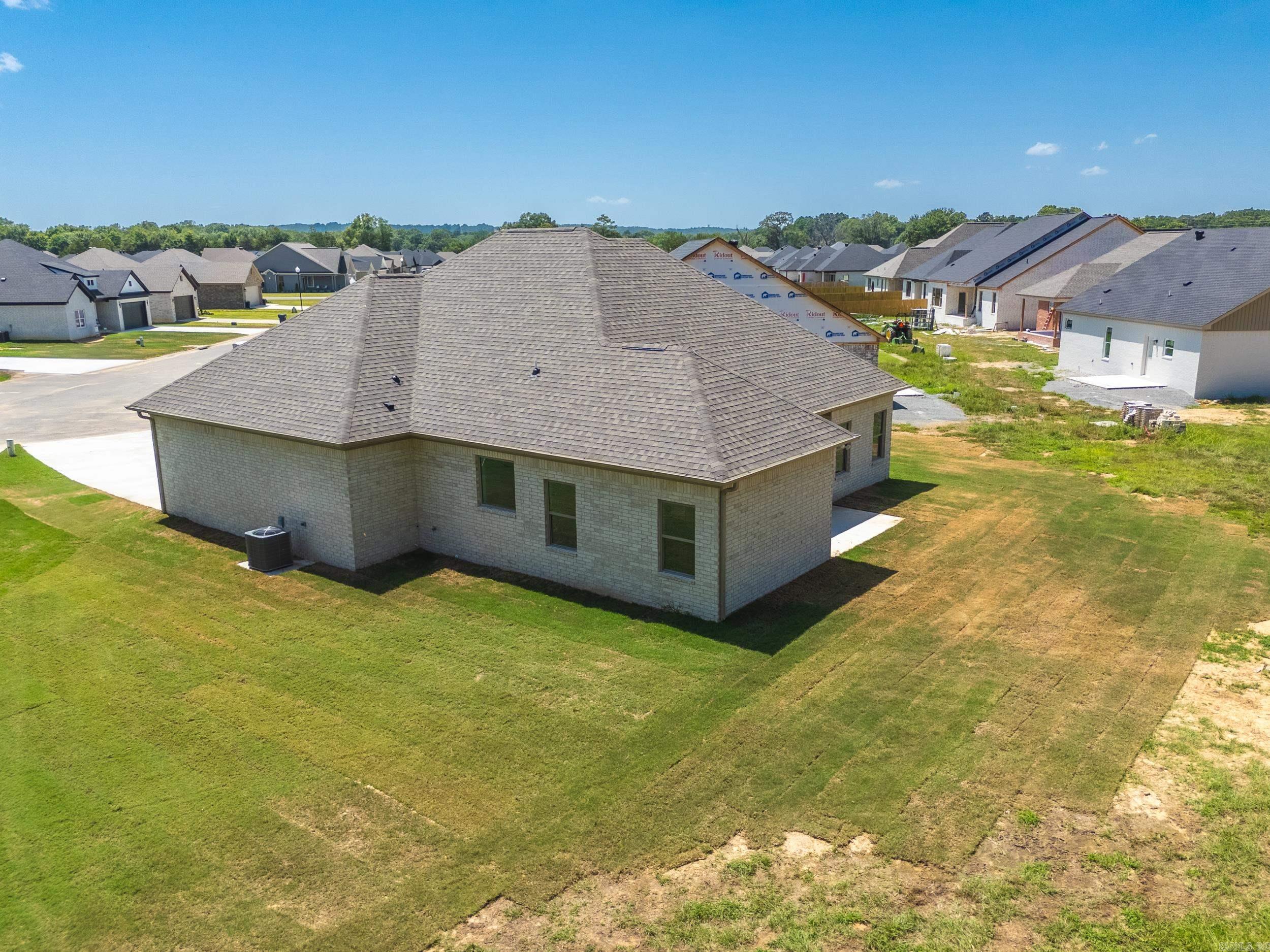 EAST MEADOW - Residential