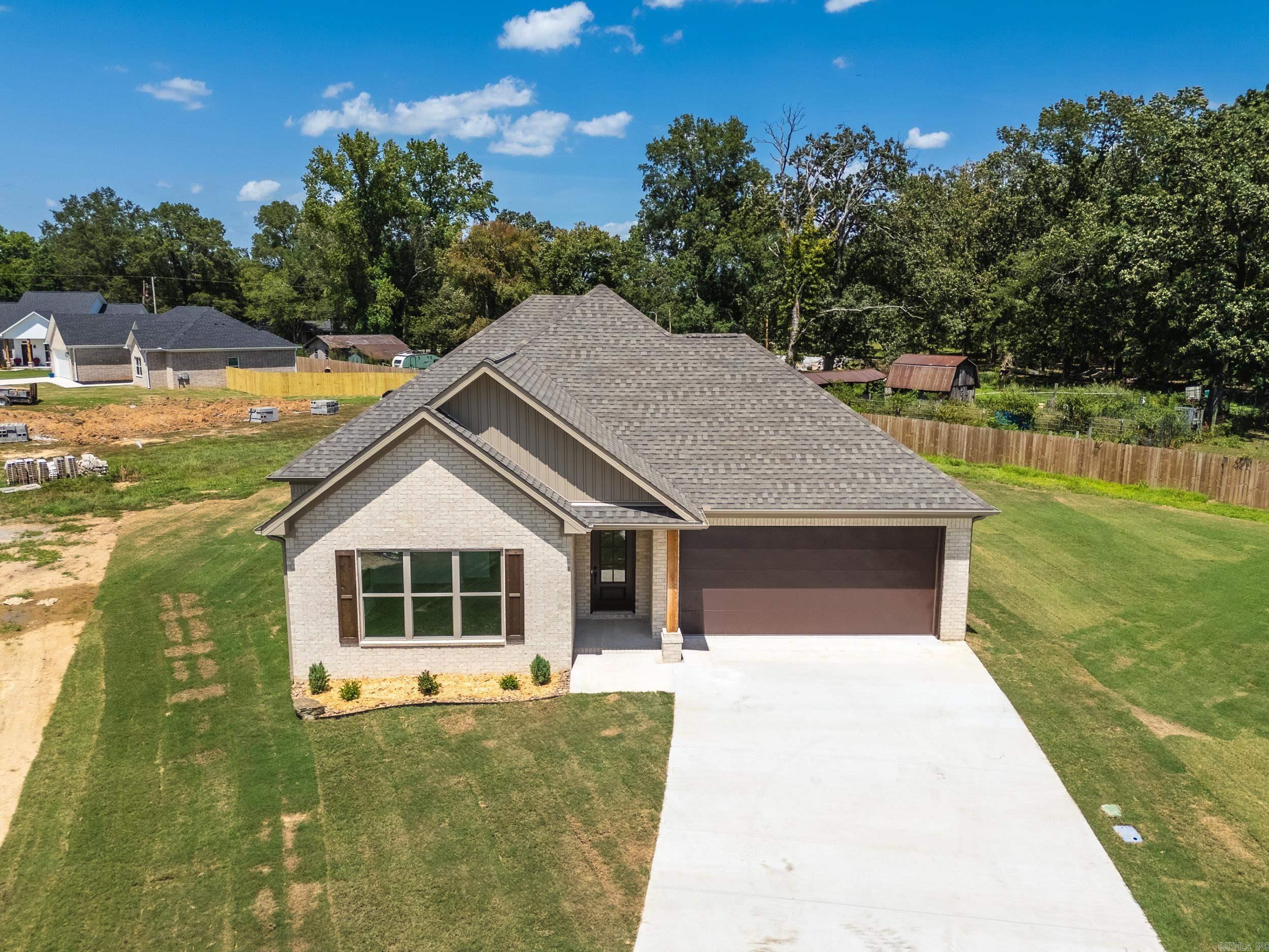 EAST MEADOW - Residential