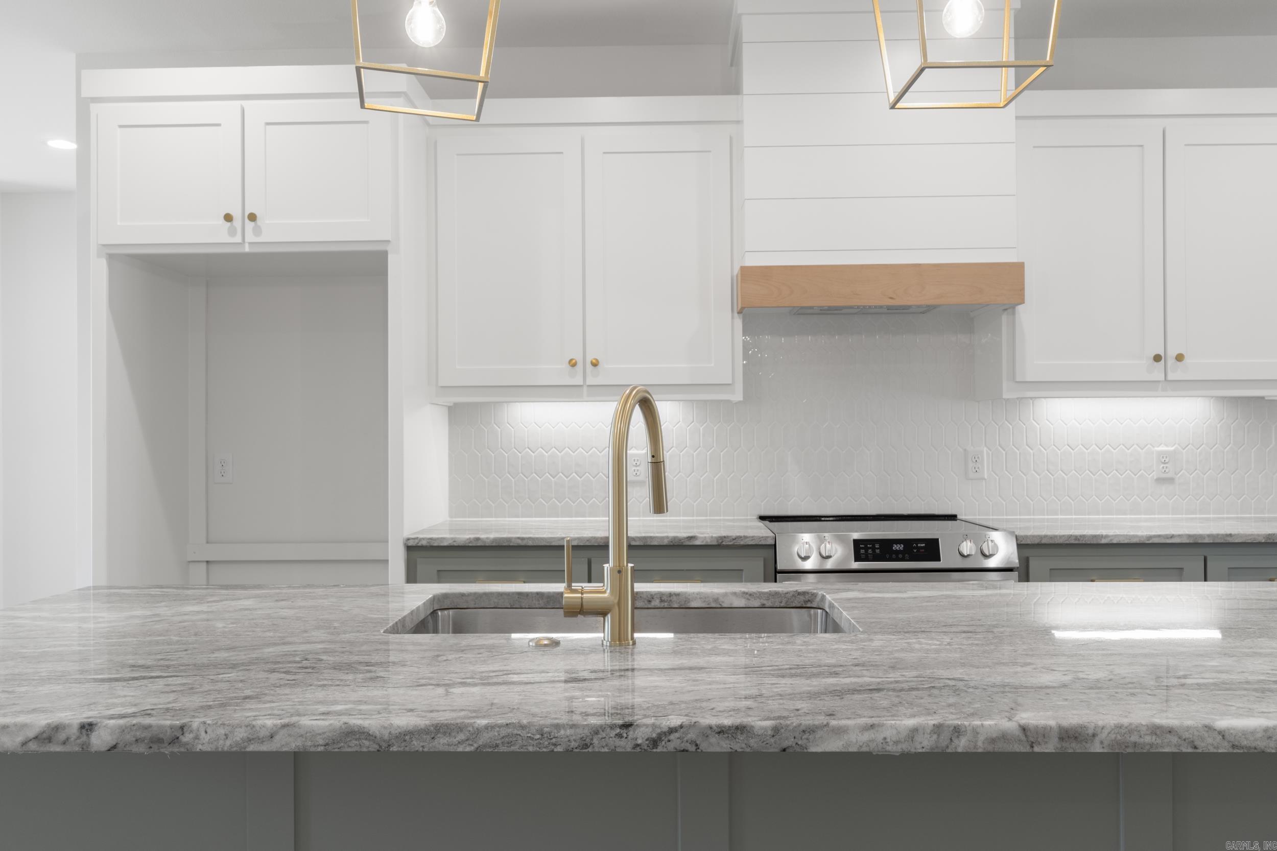 EAST MEADOW - Residential