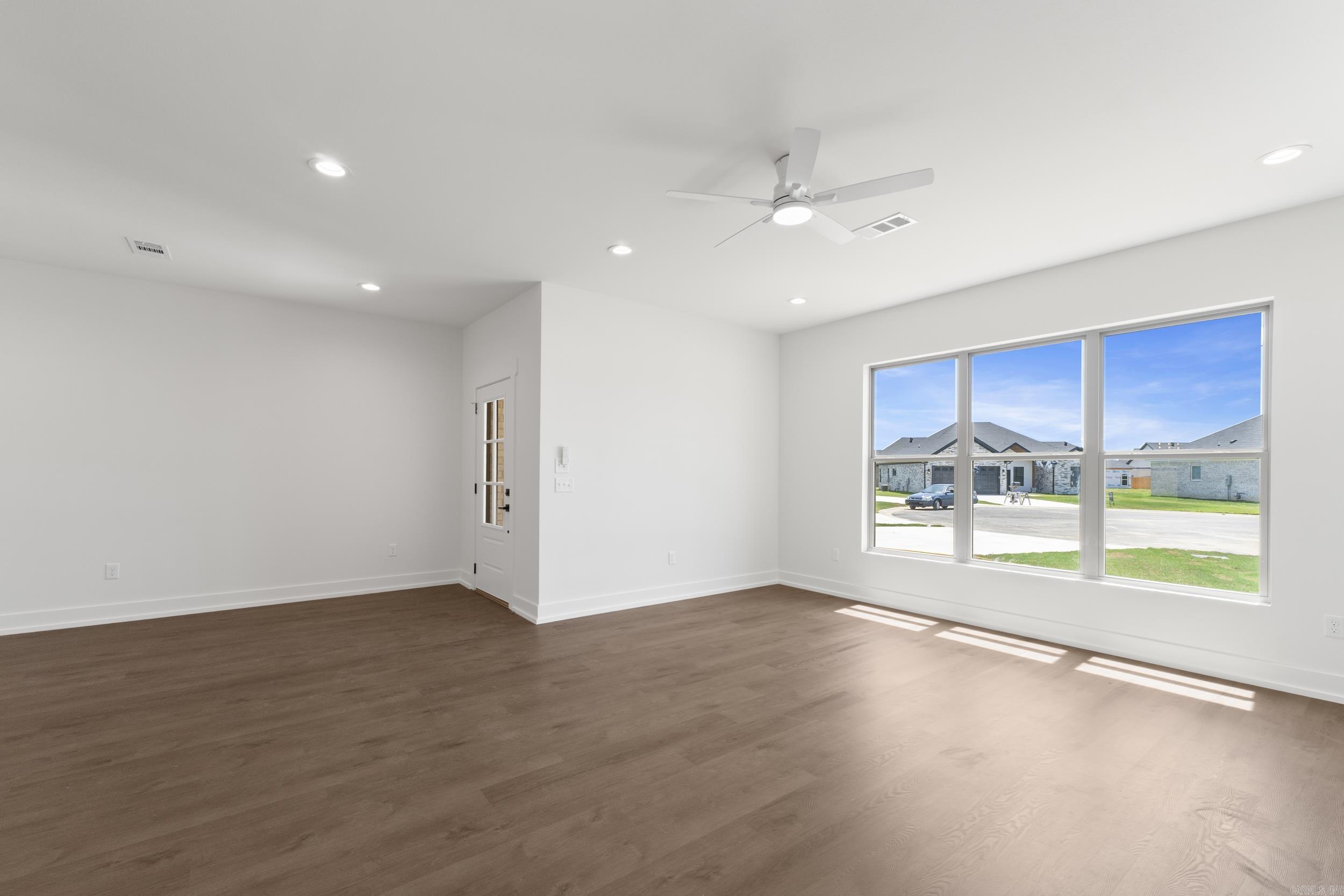 EAST MEADOW - Residential