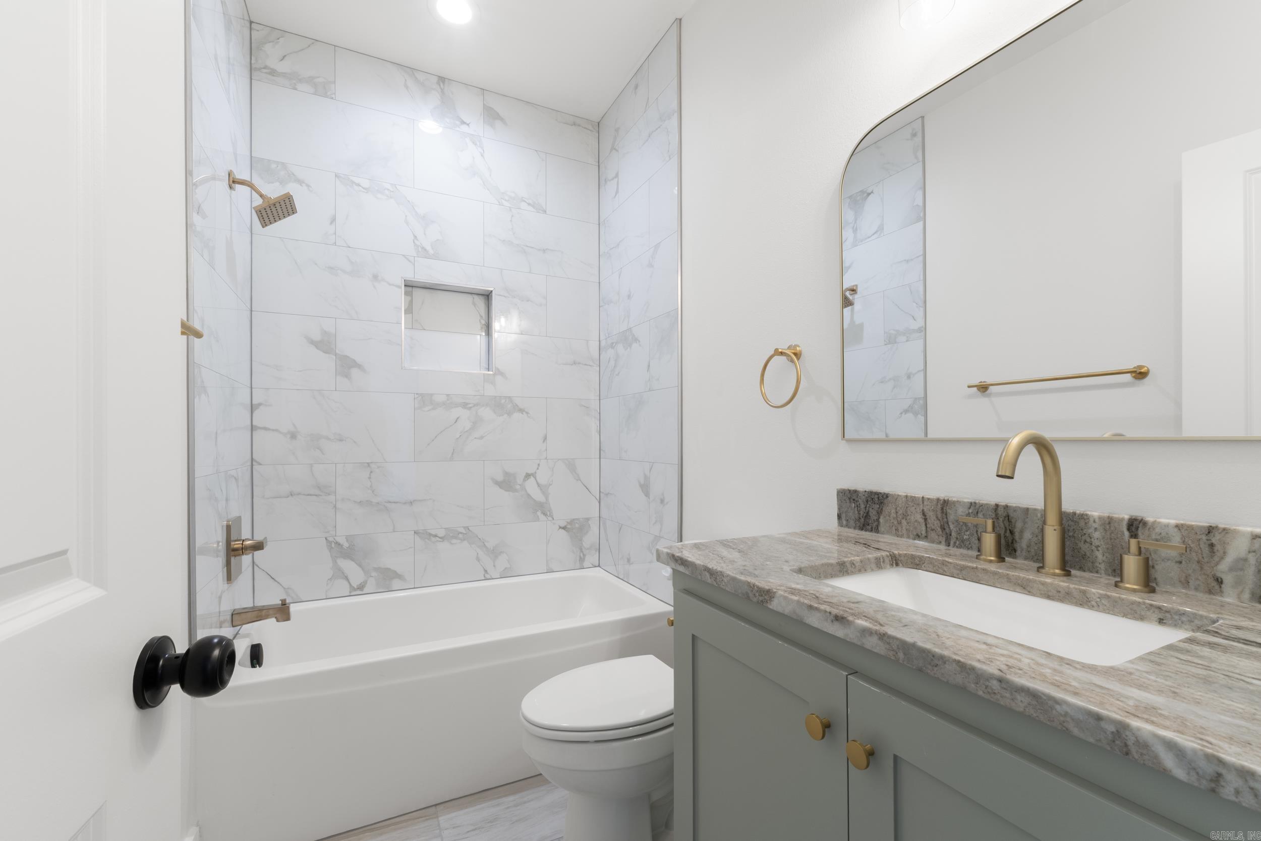 EAST MEADOW - Residential