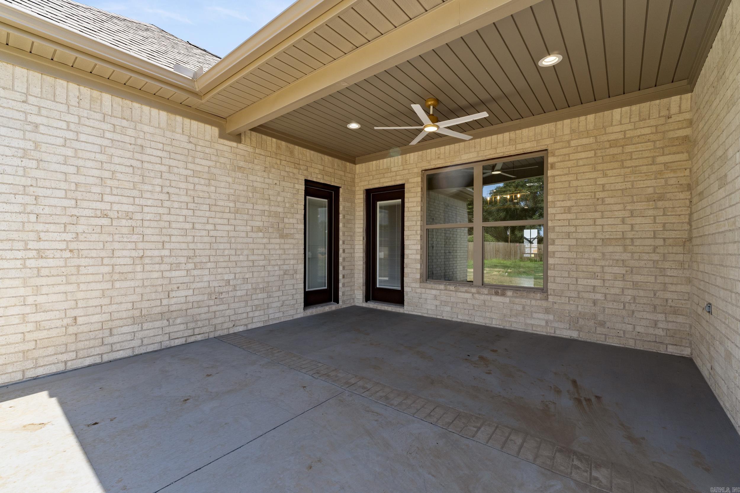 EAST MEADOW - Residential