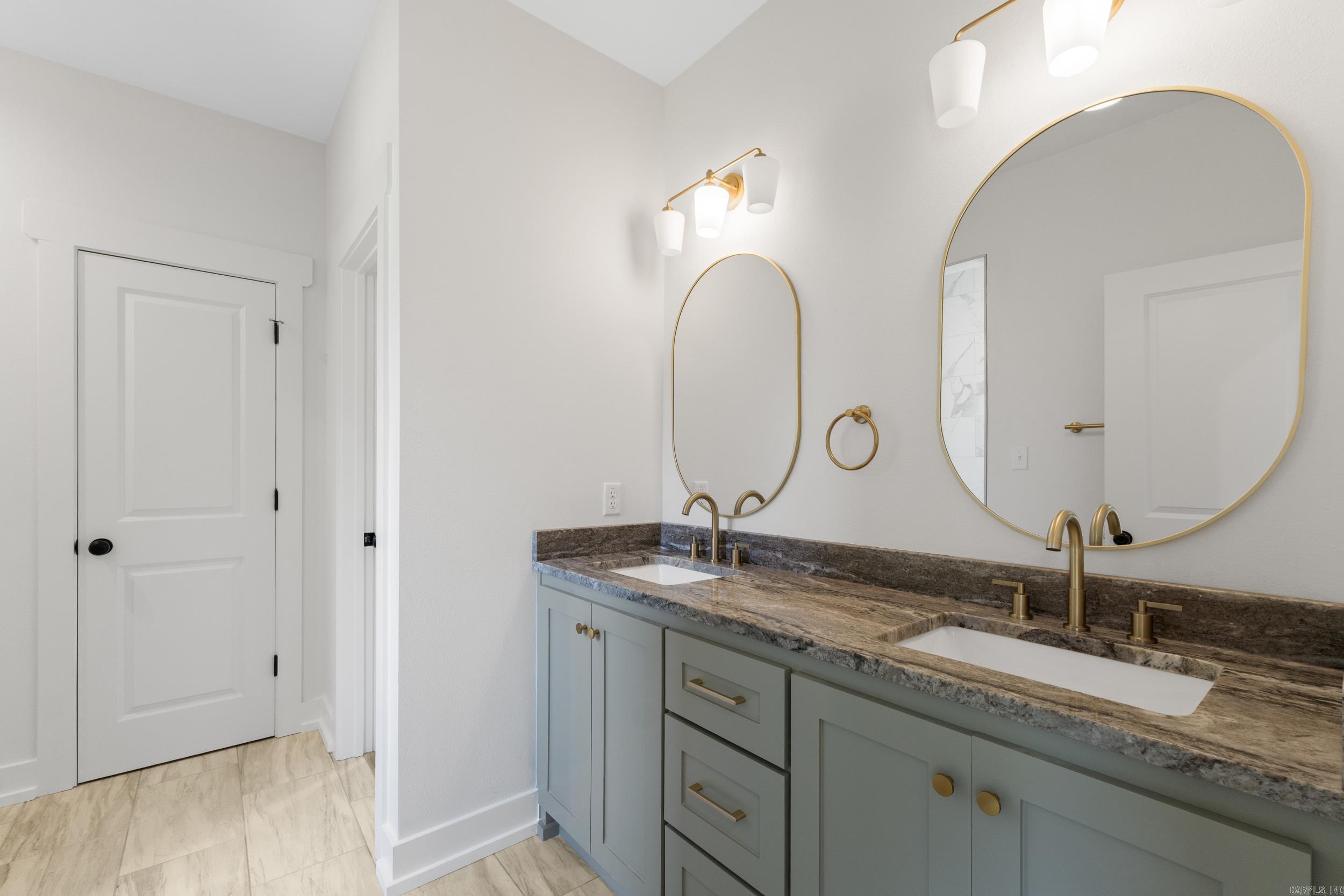 EAST MEADOW - Residential