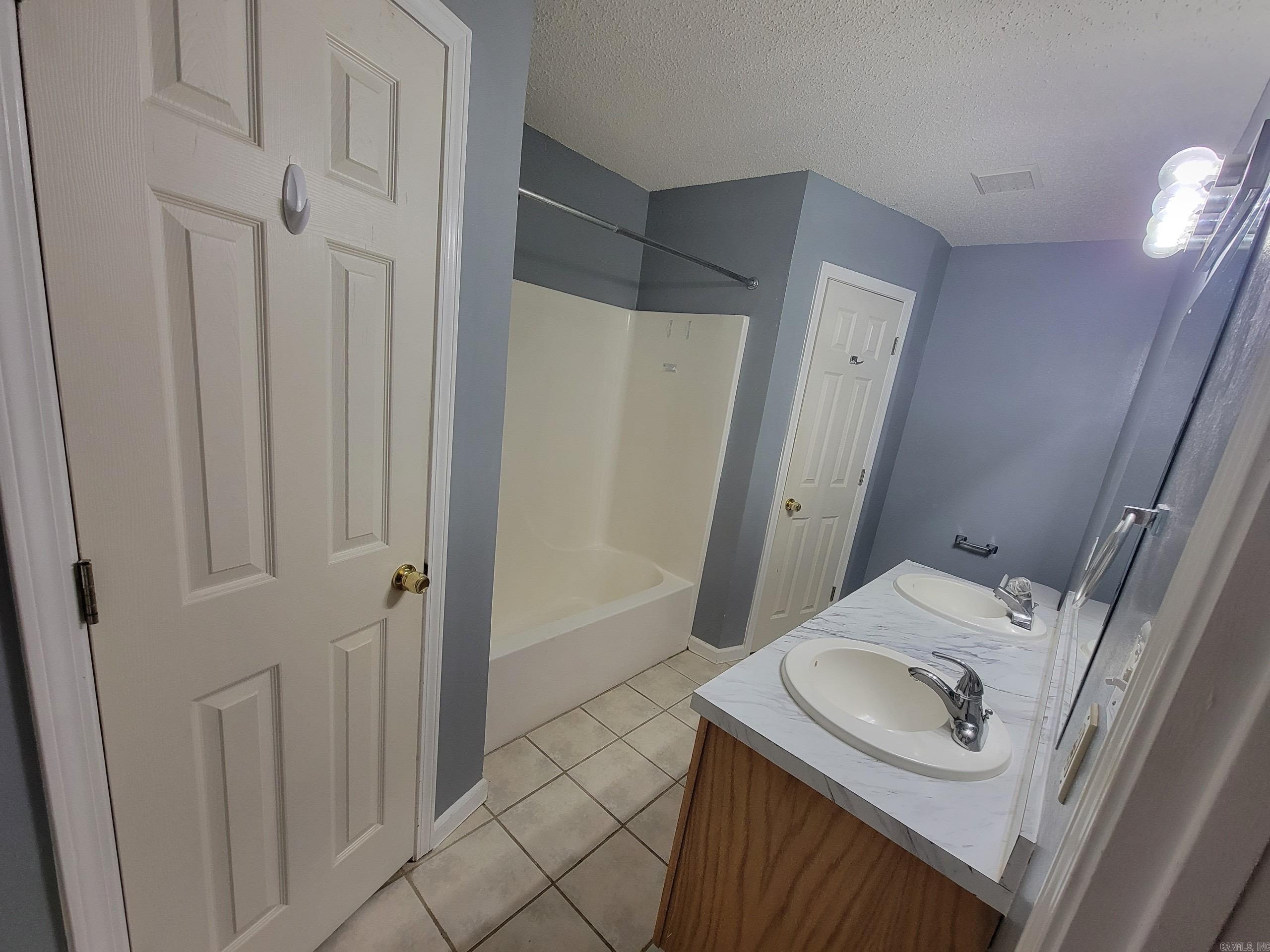 WINDWOOD ESTATES S/D - Residential