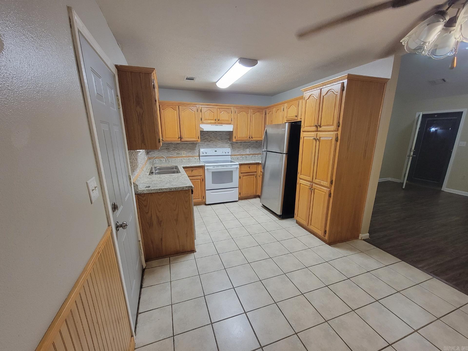 WINDWOOD ESTATES S/D - Residential