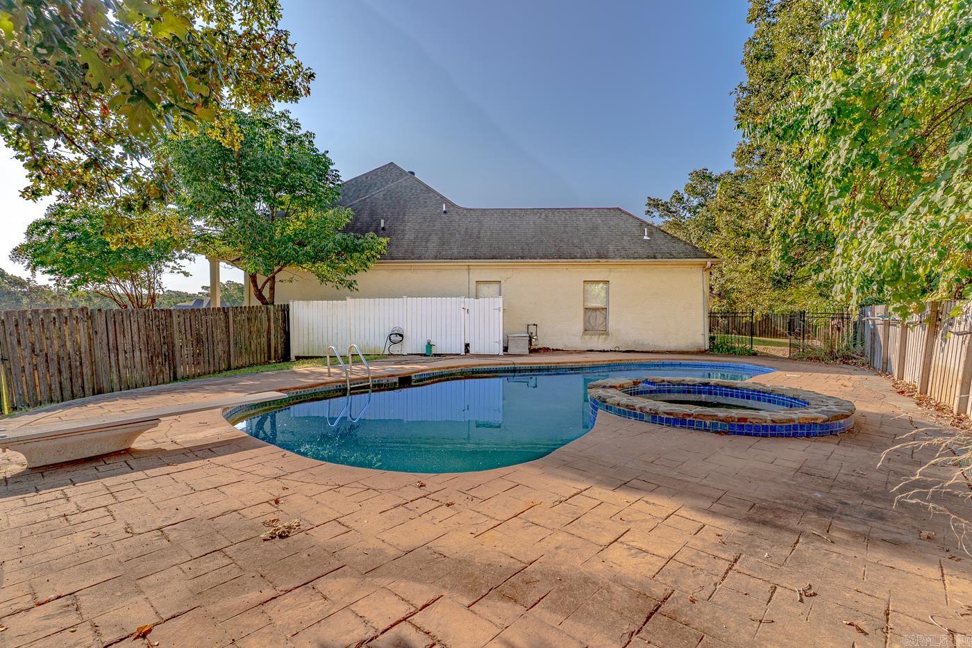 LAKE CREST ESTATES - Residential