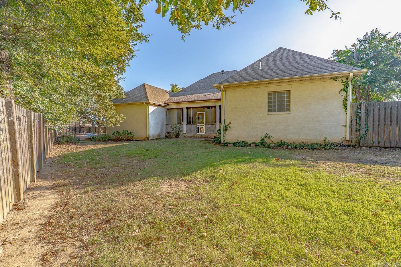 LAKE CREST ESTATES - Residential