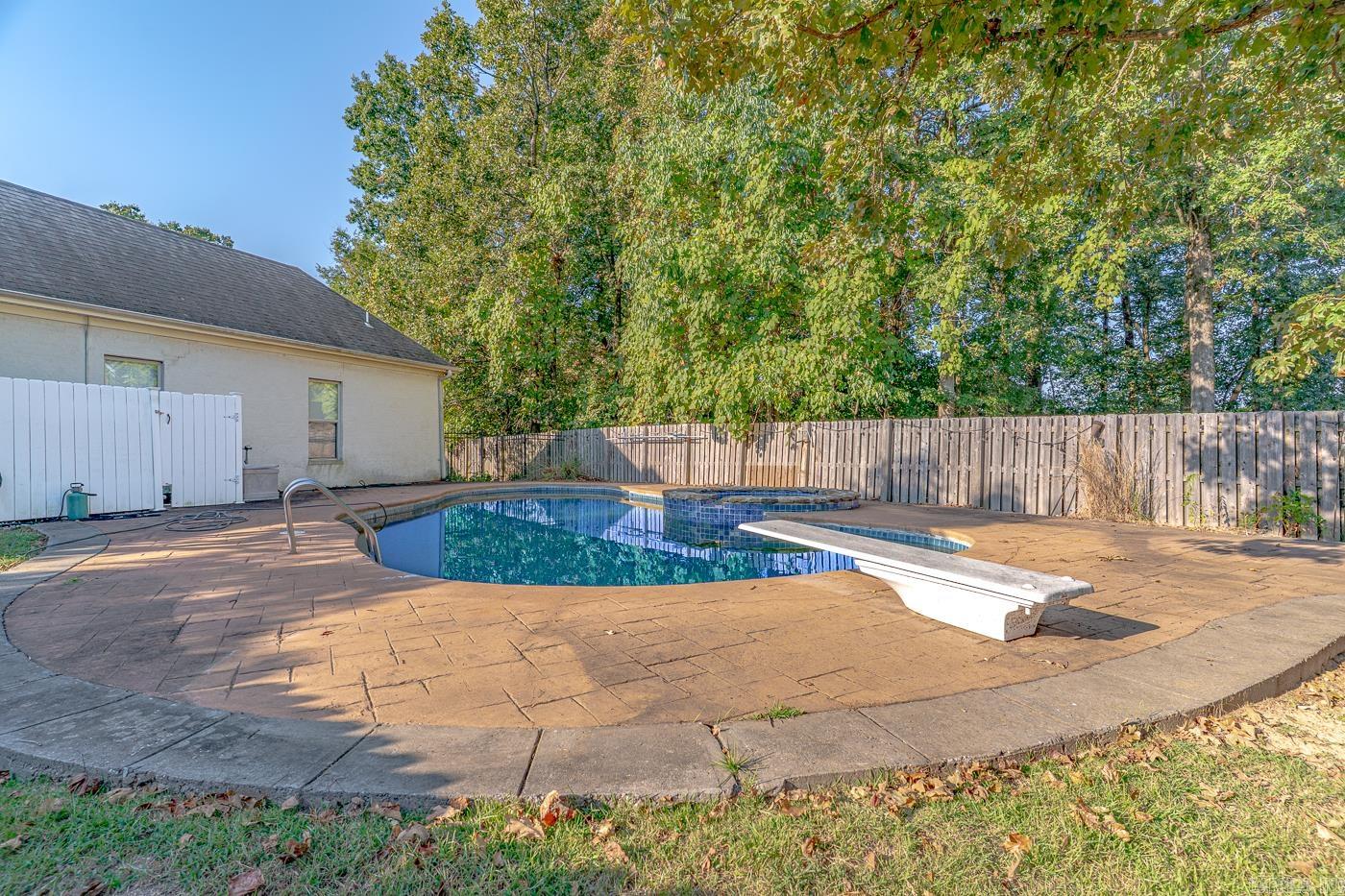 LAKE CREST ESTATES - Residential