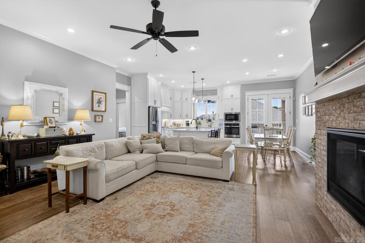 ROBYNMAR - Residential