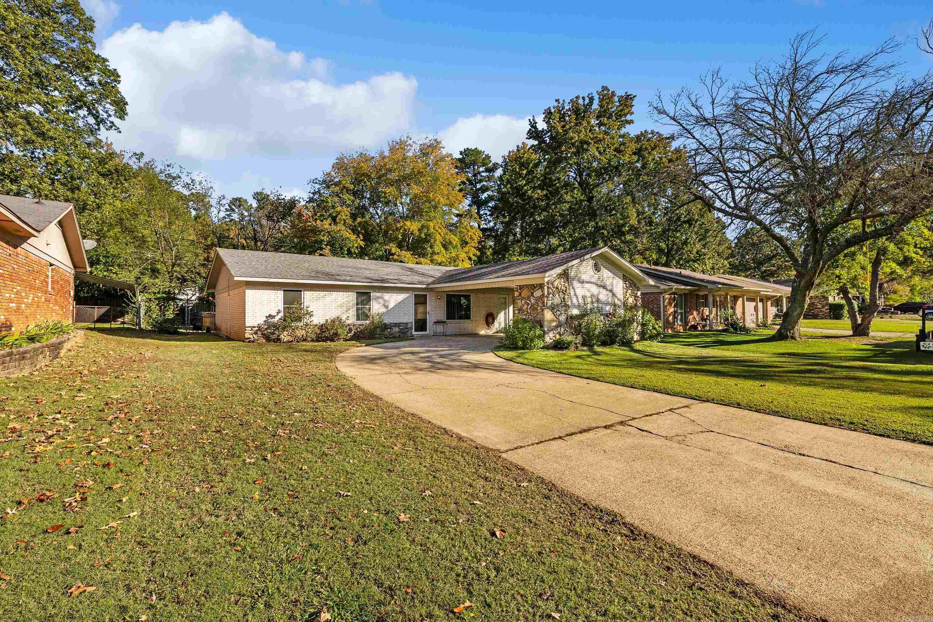 Springhill Manor - Residential