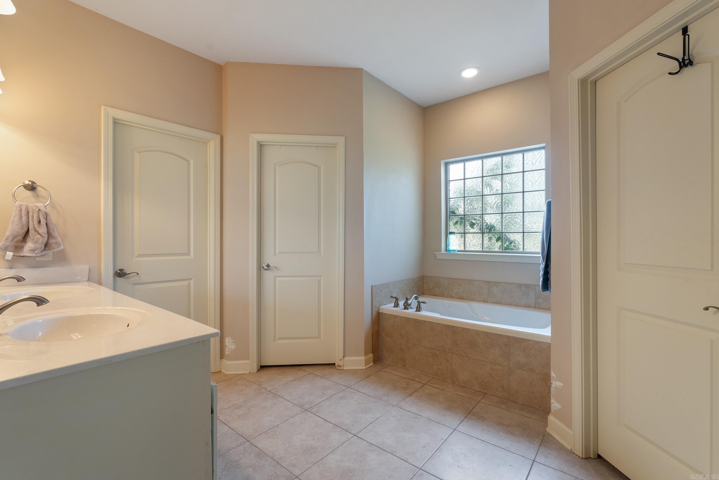 ASHLEY DOWNS - Residential