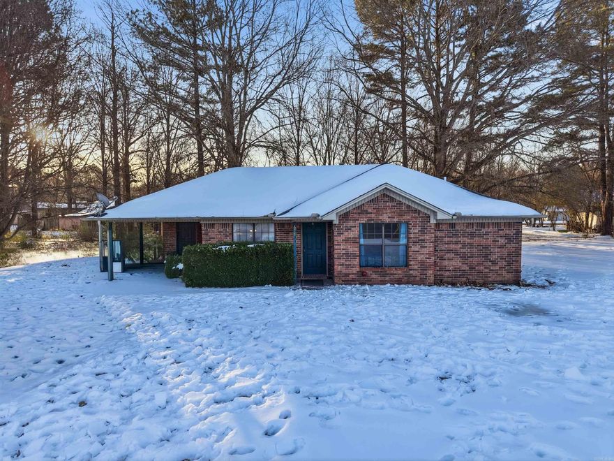 Great starter home or investment property!  3 bedrooms 1 bath on half an acre which leaves plenty of room for gardening or pets. Only three homes away from the Vilonia Primary School on 64B. How convenient is that? Roof replaced in 2014. A/C unit 2017. Furnace 2024. Hot water heater 2021. Refrigerator and microwave stay. Agents, please see remarks.