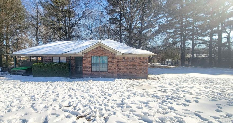 Great starter home or investment property!  3 bedrooms 1 bath on half an acre which leaves plenty of room for gardening or pets. Only three homes away from the Vilonia Primary School on 64B. How convenient is that? Roof replaced in 2014. A/C unit 2017. Furnace 2024. Hot water heater 2021. Refrigerator and microwave stay. Agents, please see remarks.