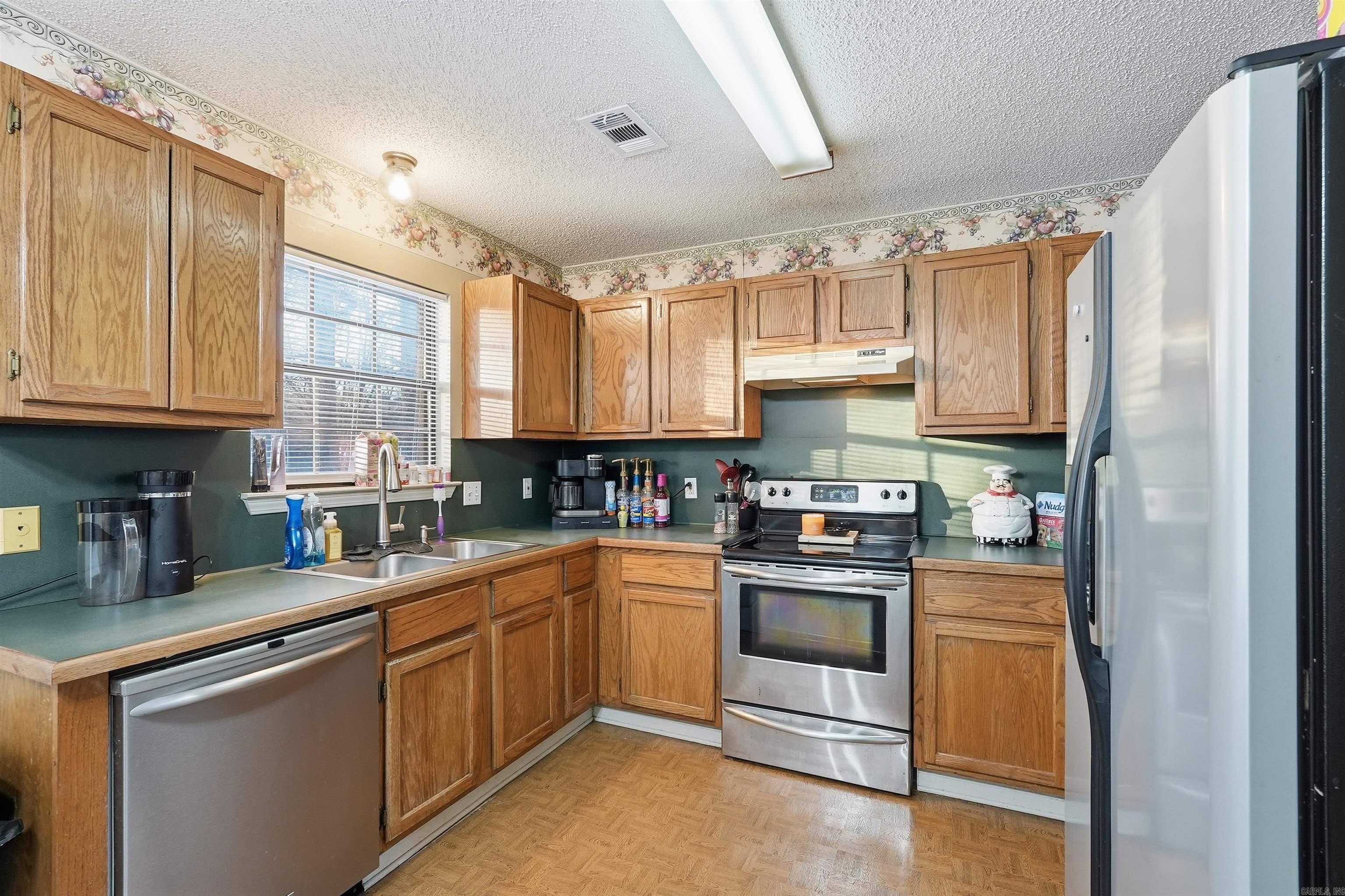 LIBERTY CREEK EST - Residential