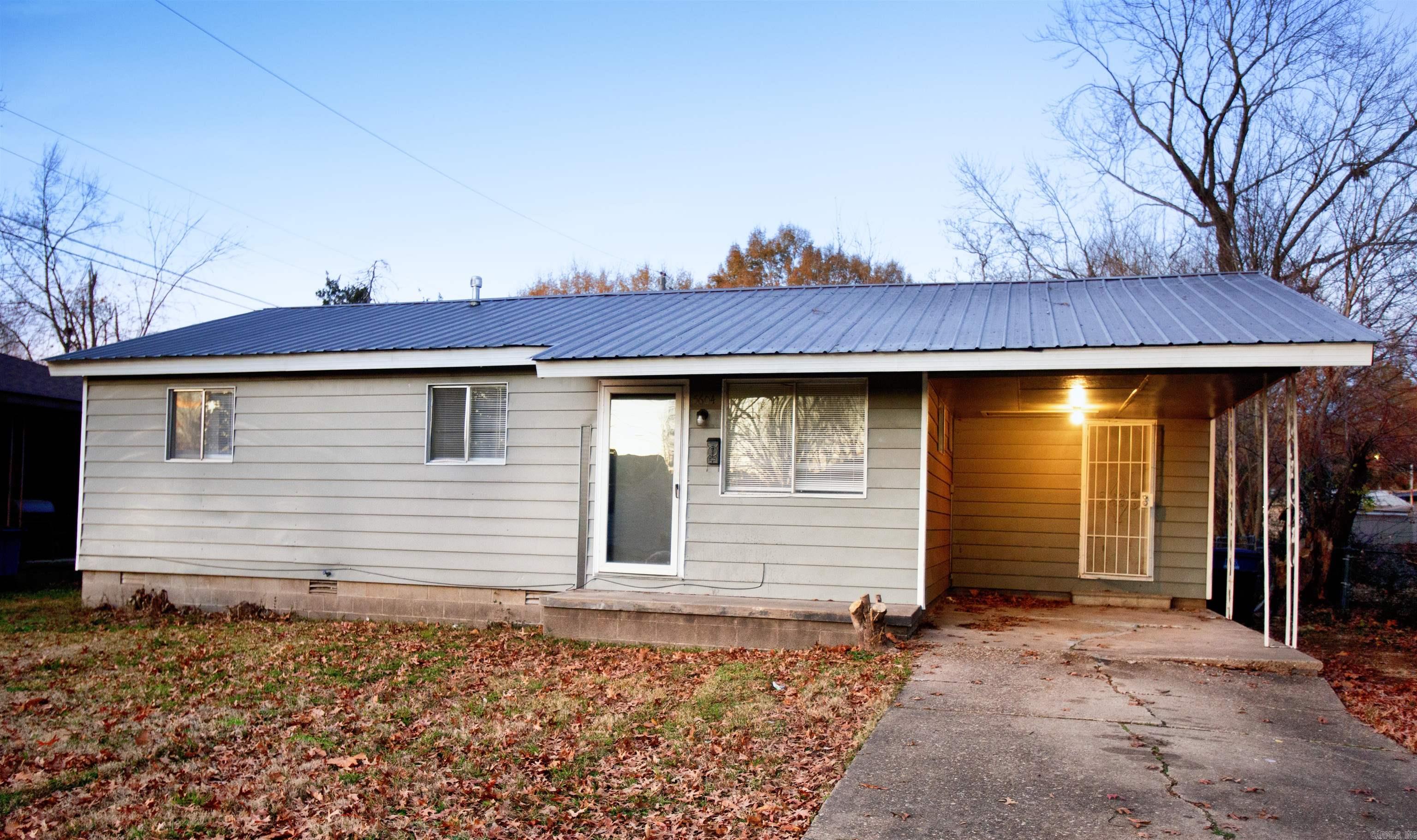 Check this house out! Move in ready. All new paint and flooring. Located in quiet neighborhood, carpet in bedrooms, and large kitchen. Agents see remarks for showings. no seller property disclosure requires flood insurance. lease in place, tenant occupied