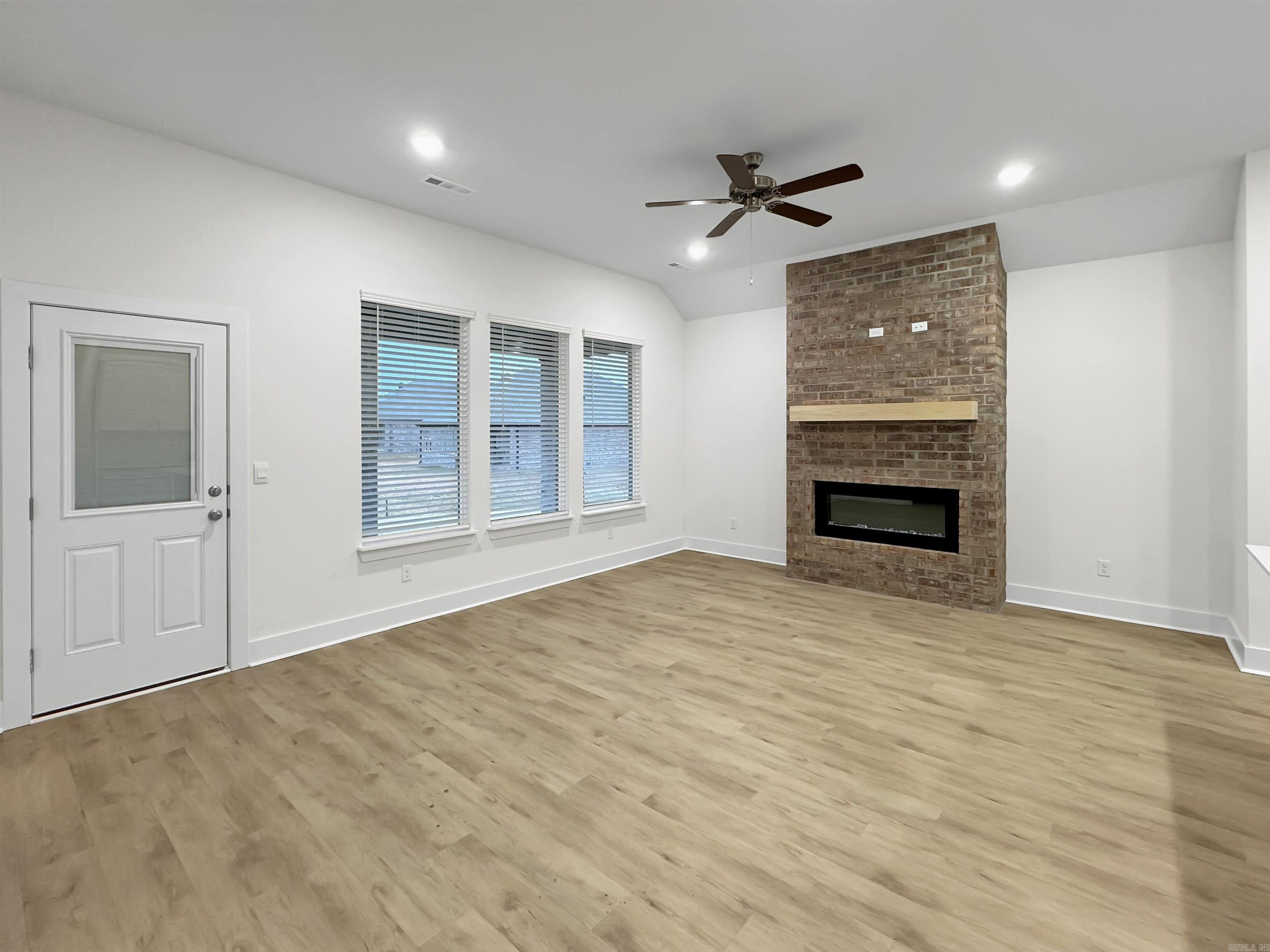 THE RESERVE AT COUNTRY CLUB PHAS - Residential