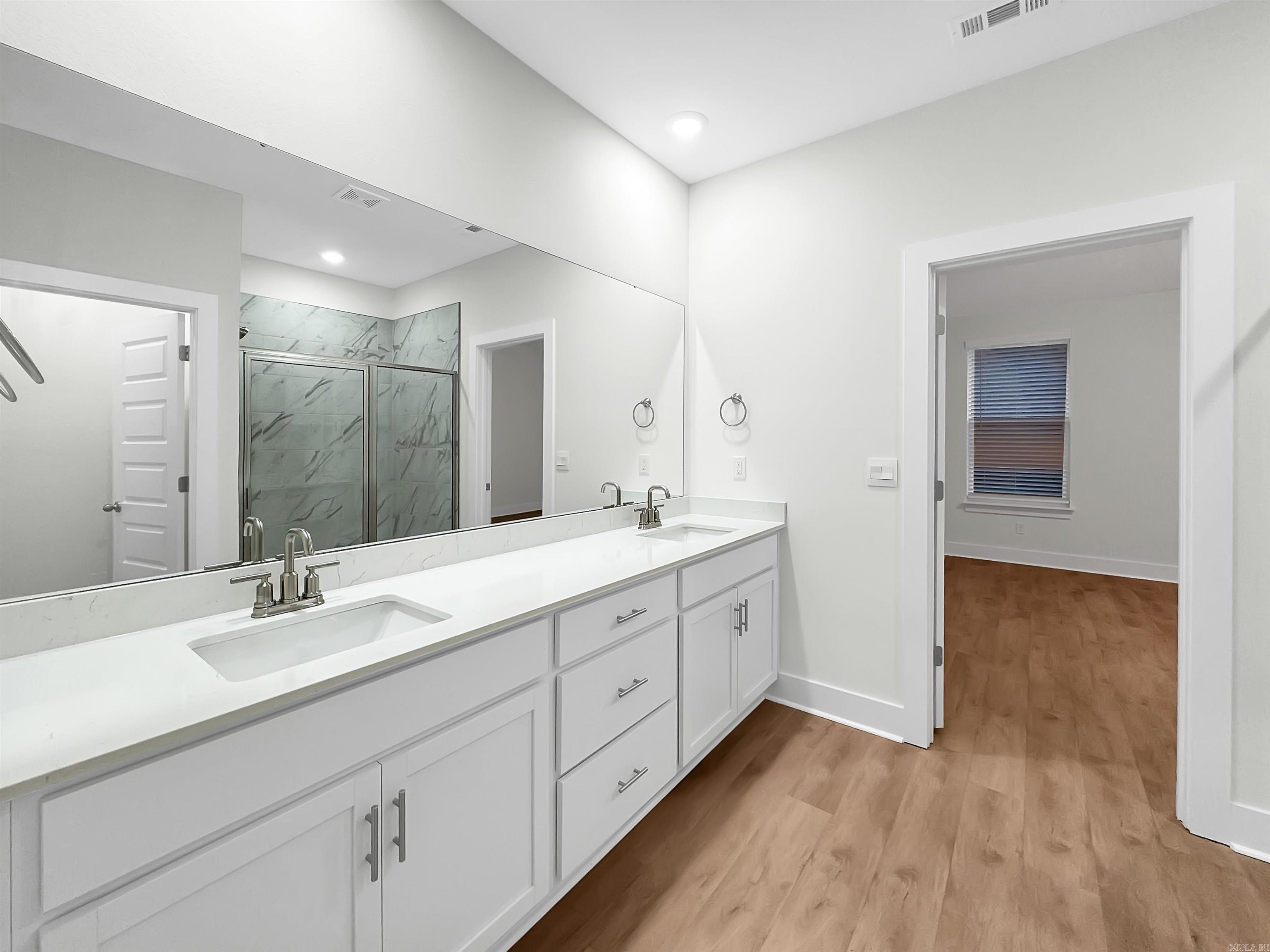 THE RESERVE AT COUNTRY CLUB PHAS - Residential