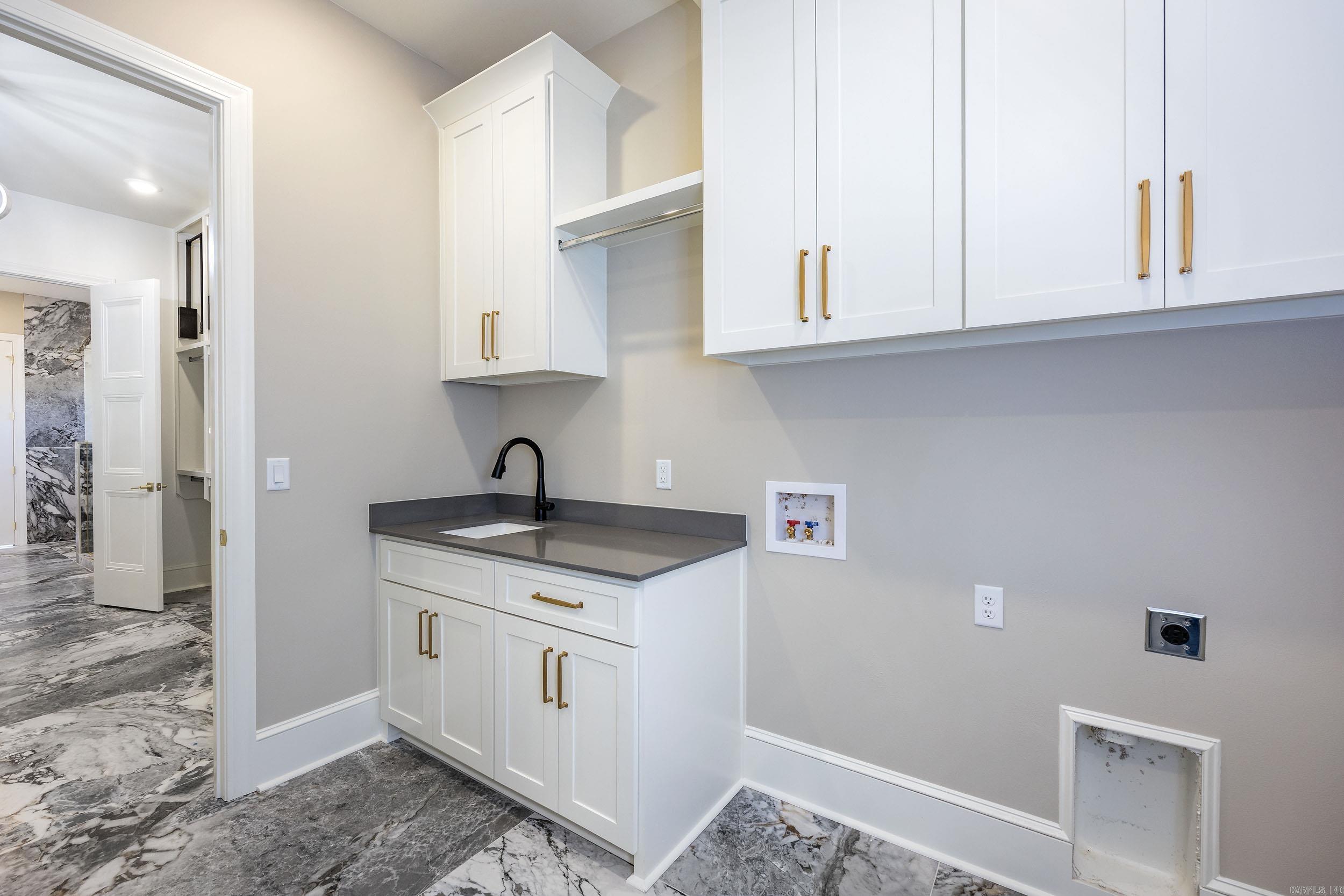 CHENAL VALLEY ABINGTON COURT - Residential