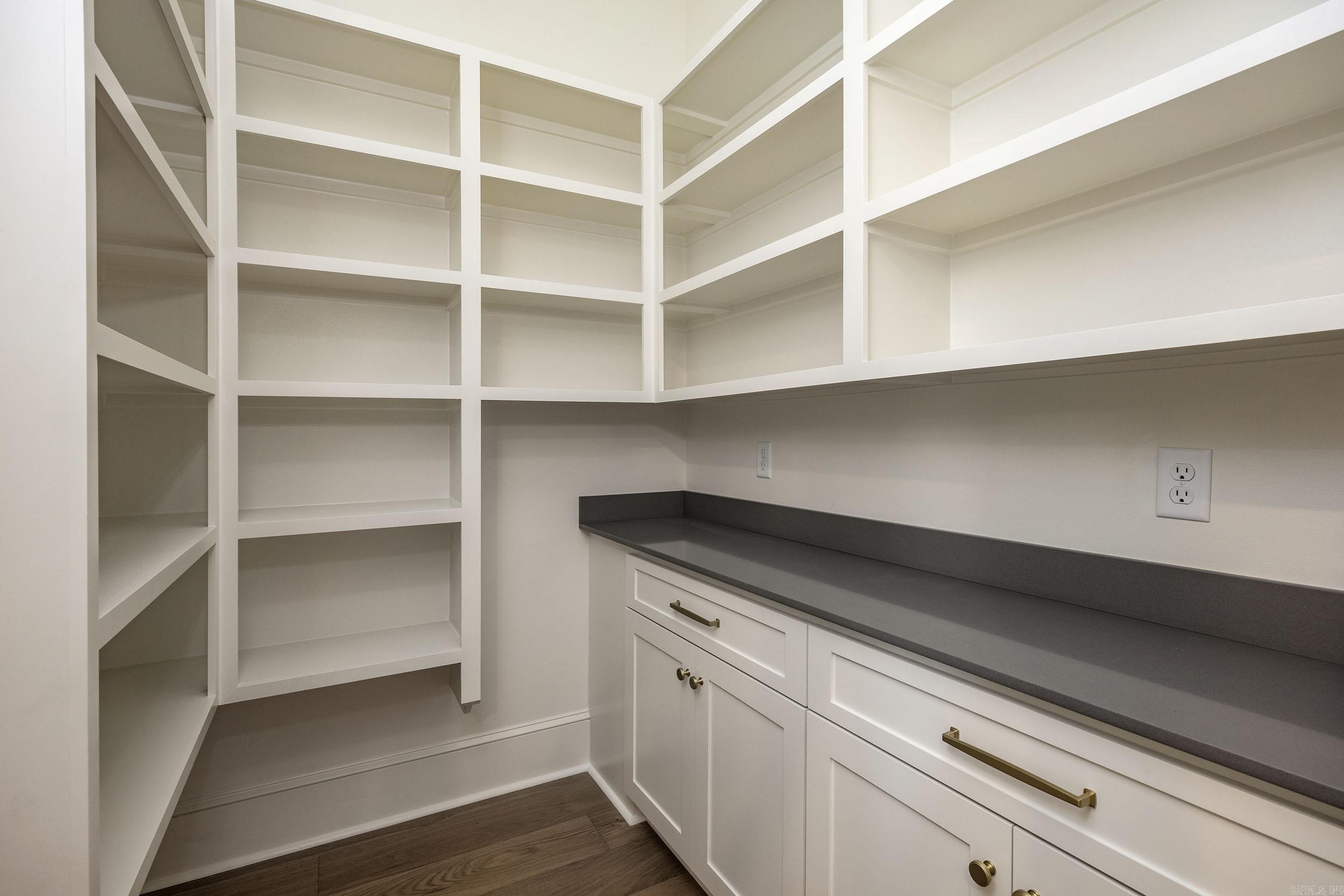 CHENAL VALLEY ABINGTON COURT - Residential