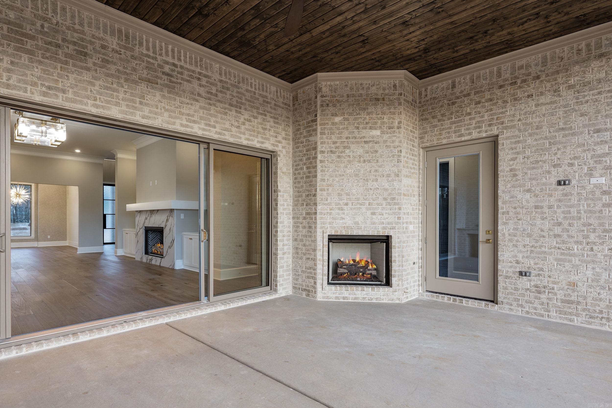 CHENAL VALLEY ABINGTON COURT - Residential