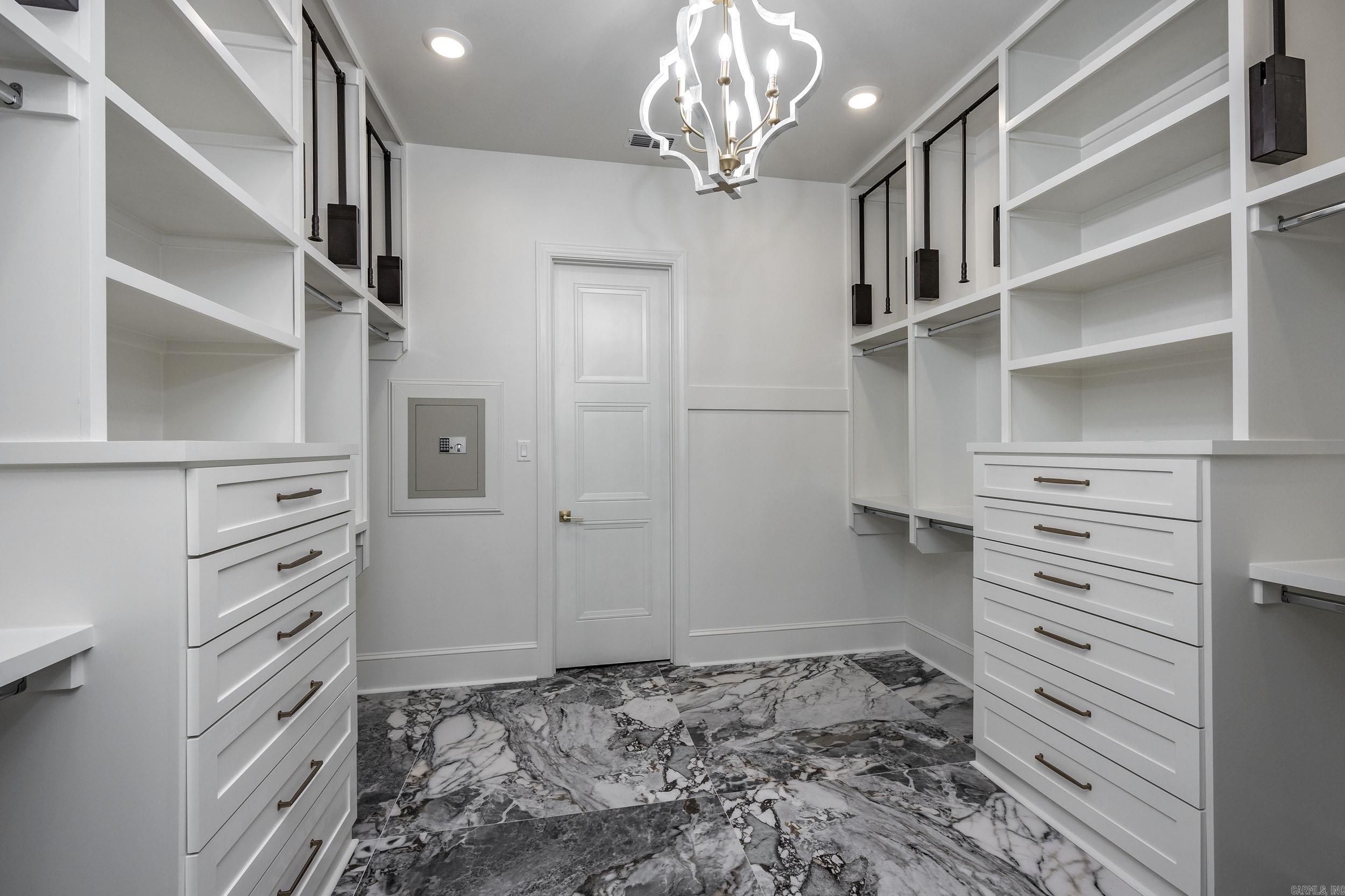 CHENAL VALLEY ABINGTON COURT - Residential